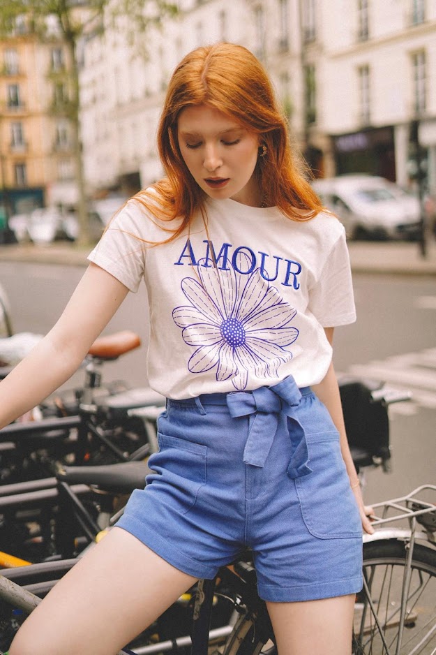 T-shirt imprimé marguerite avec "AMOUR"