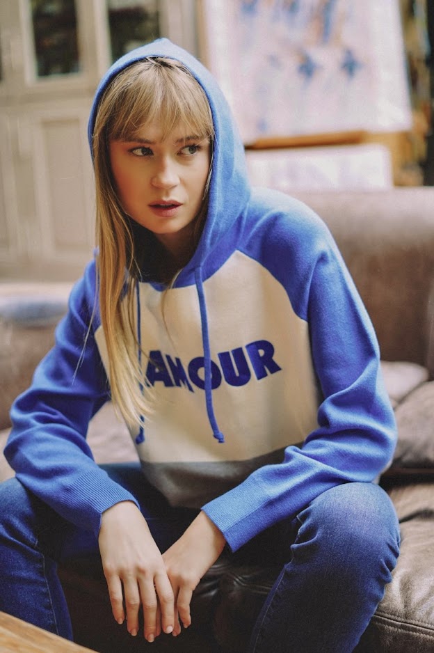 LOVE knitted sweatshirt