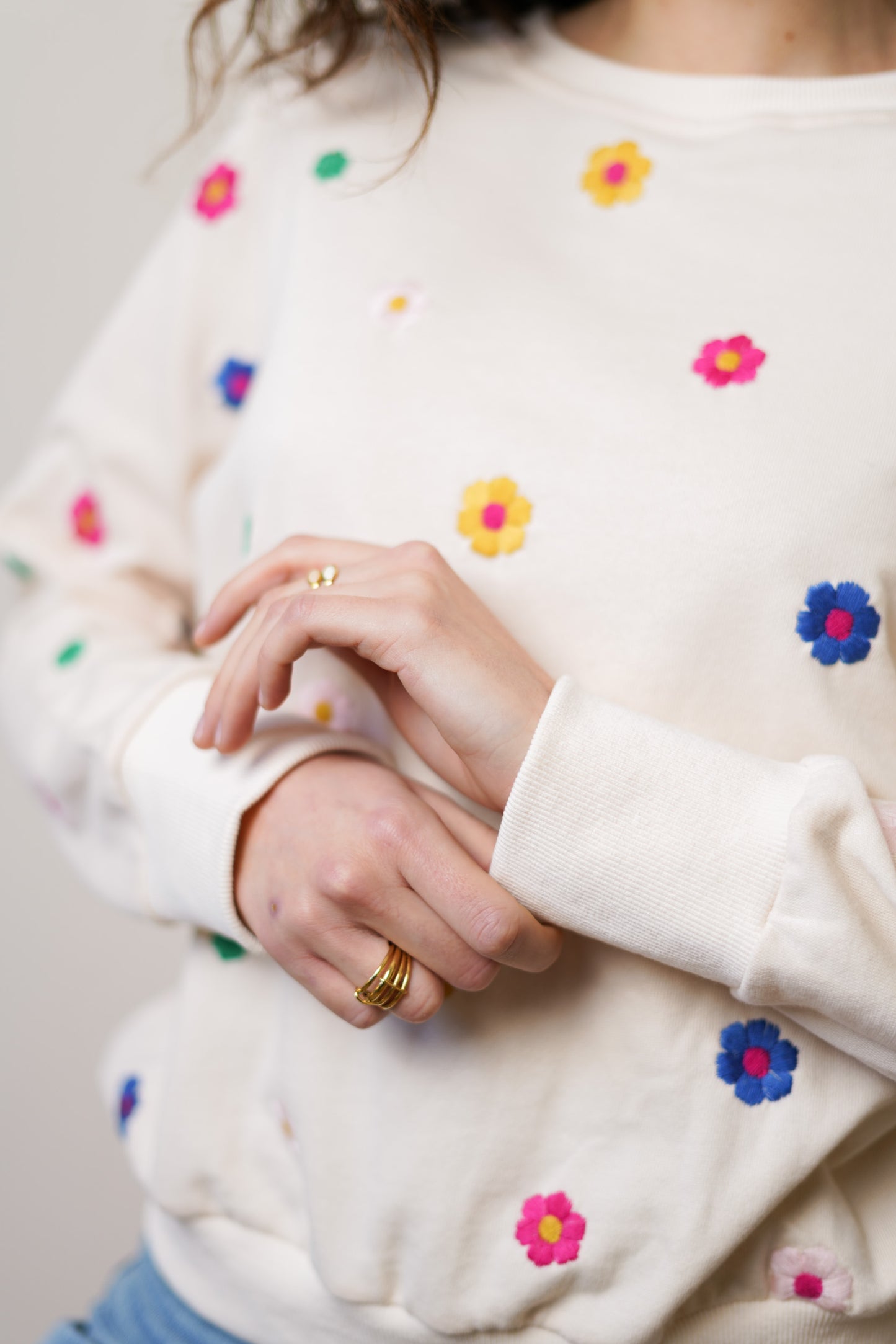MULTICOLORED DAISY SWEATSHIRT