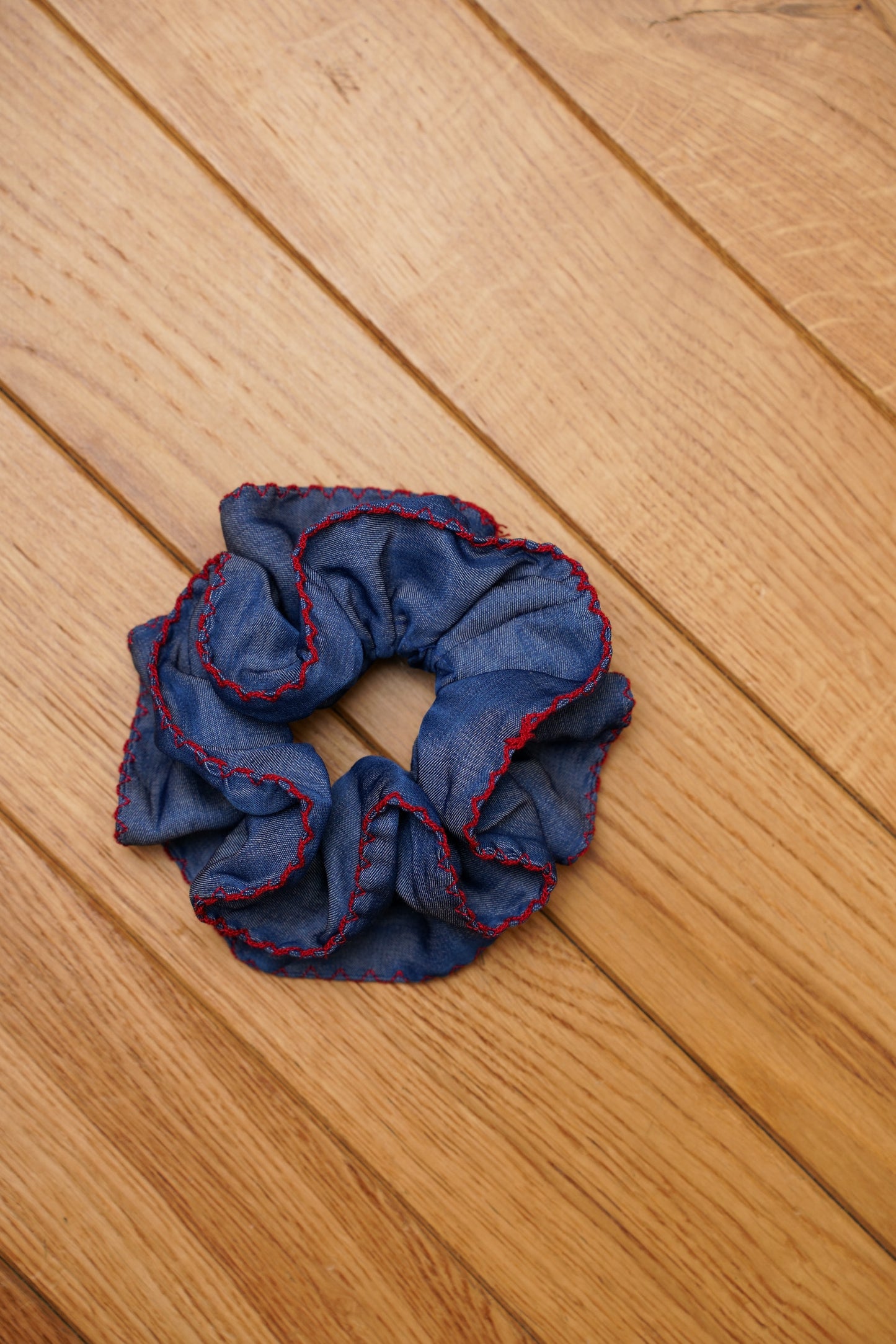 DENIM SCRUNCHIE