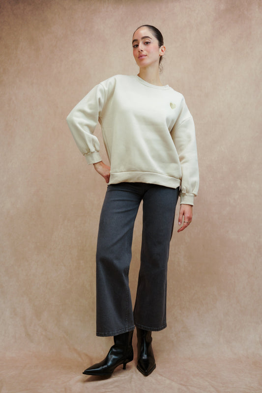 Oversized sweatshirt with heart embroidery