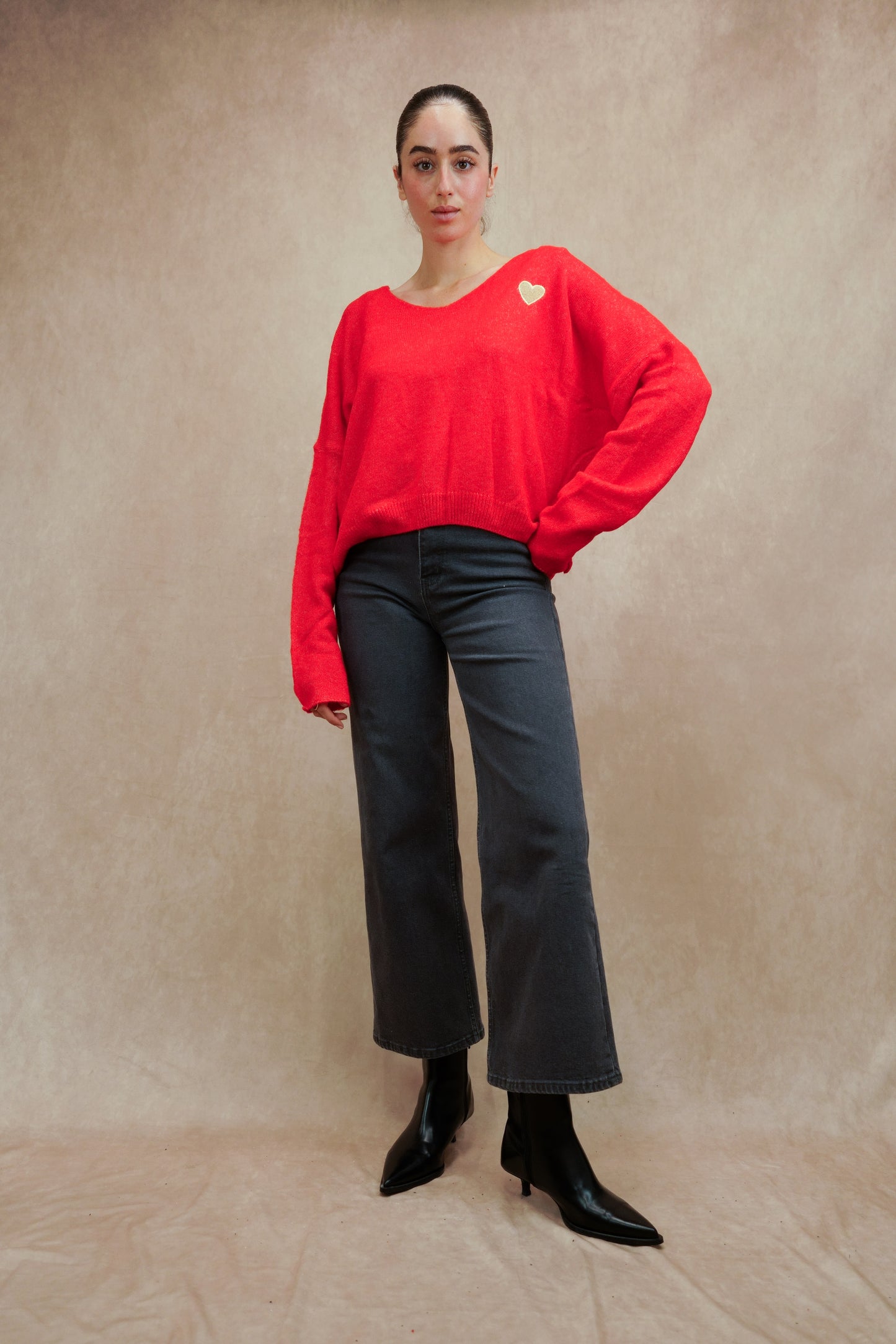 V-neck sweater with “Heart” embroidery
