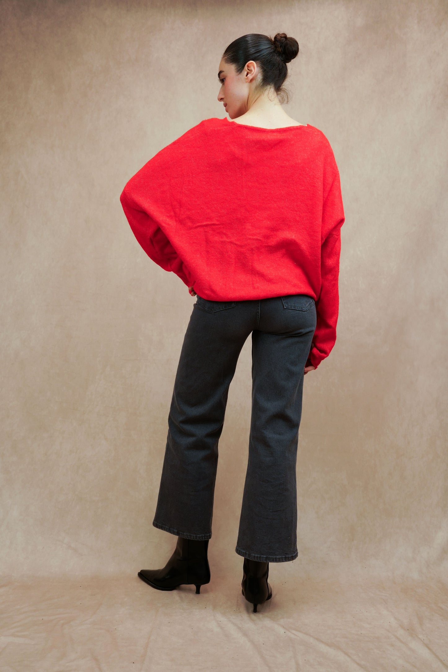 V-neck sweater with “Heart” embroidery