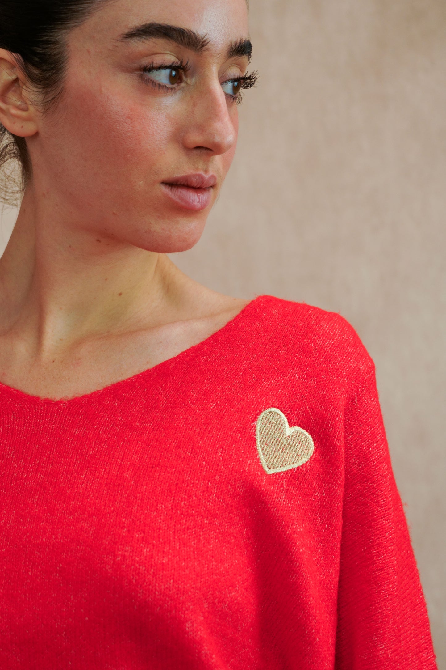V-neck sweater with “Heart” embroidery