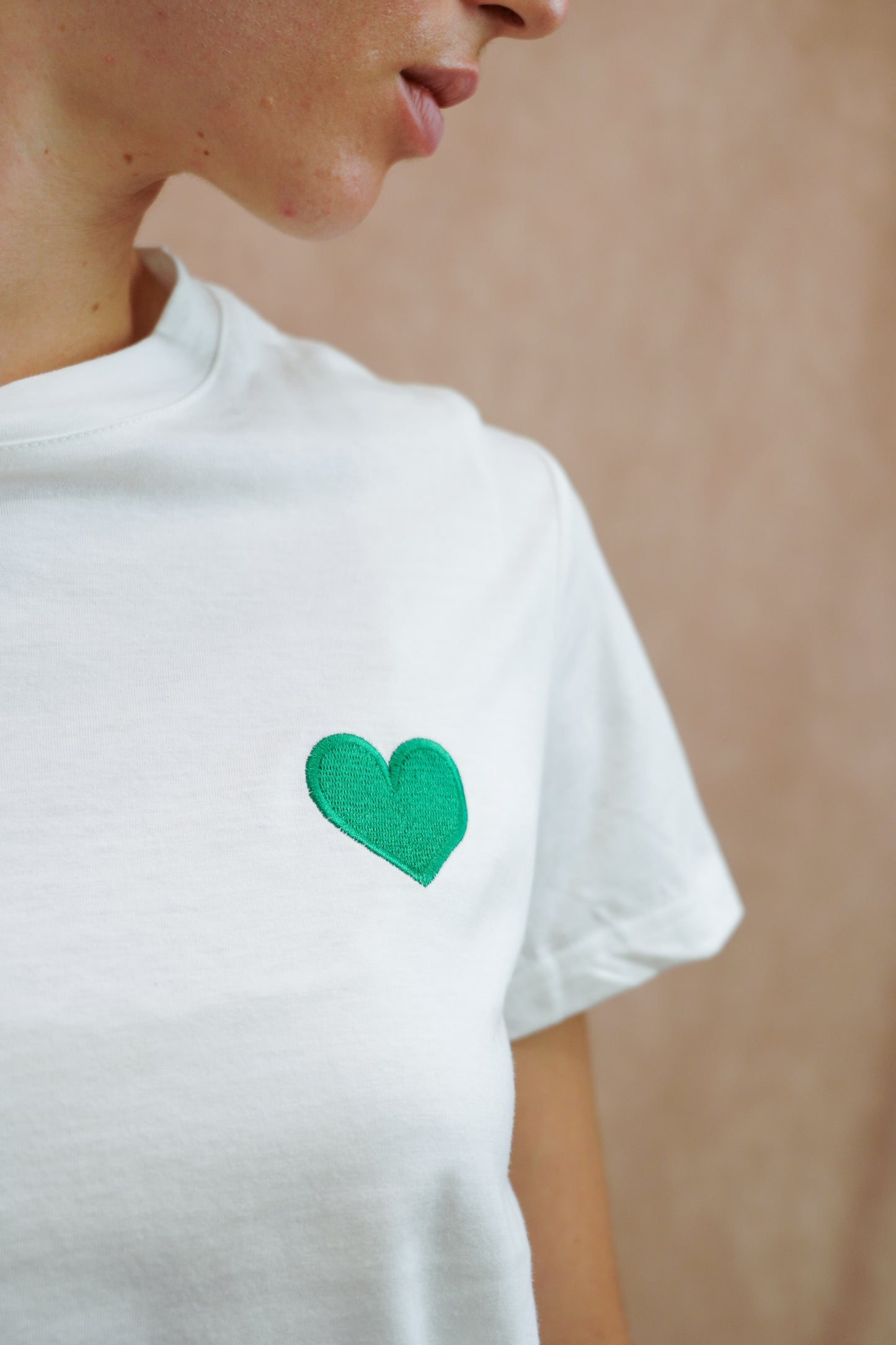 “HEART” embroidery T-shirt