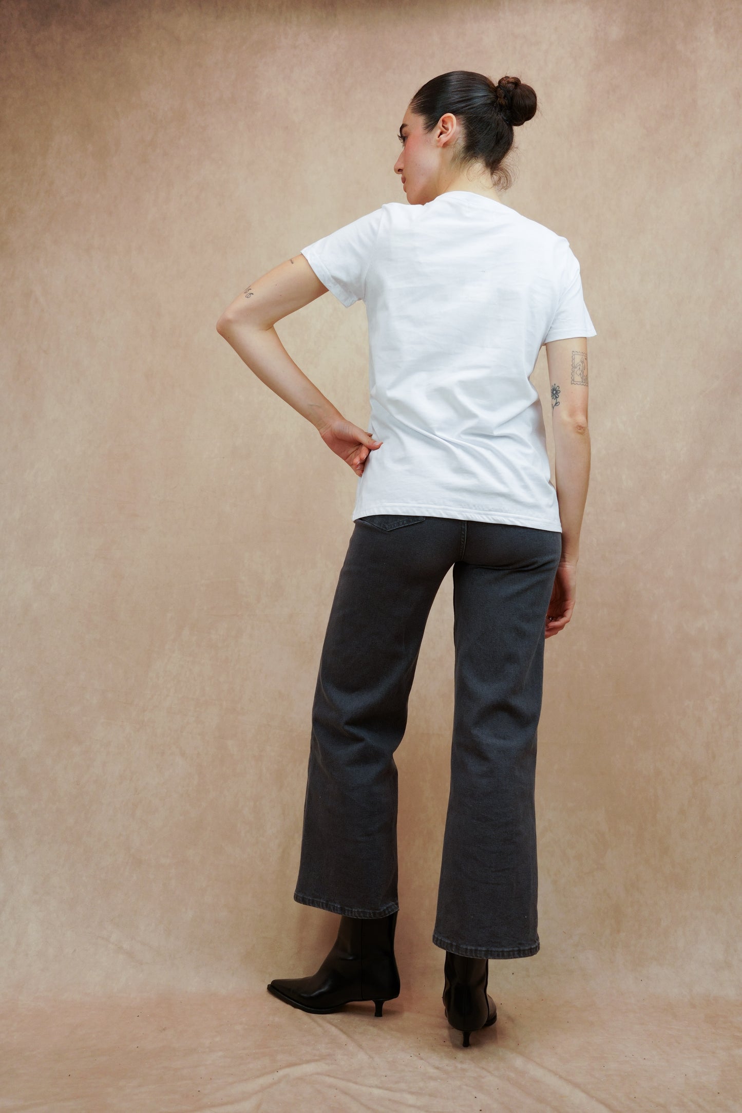 “HEART” embroidery T-shirt