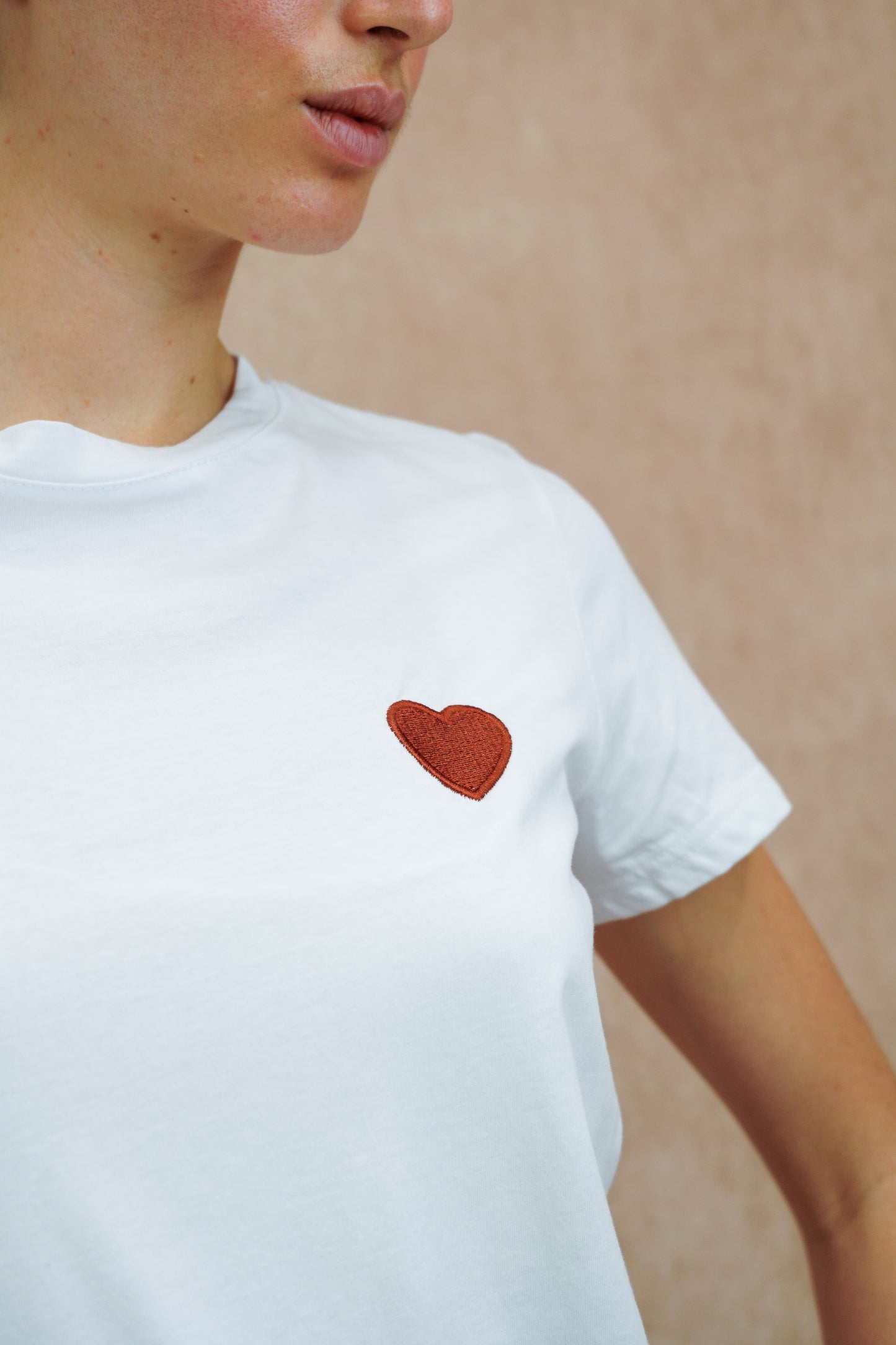 “HEART” embroidery T-shirt