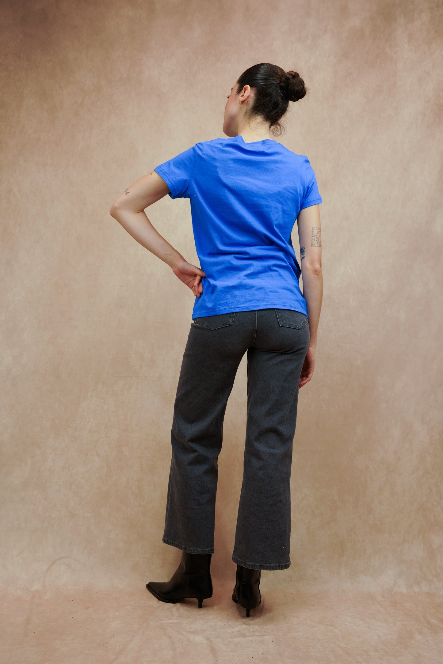 “HEART” embroidery T-shirt