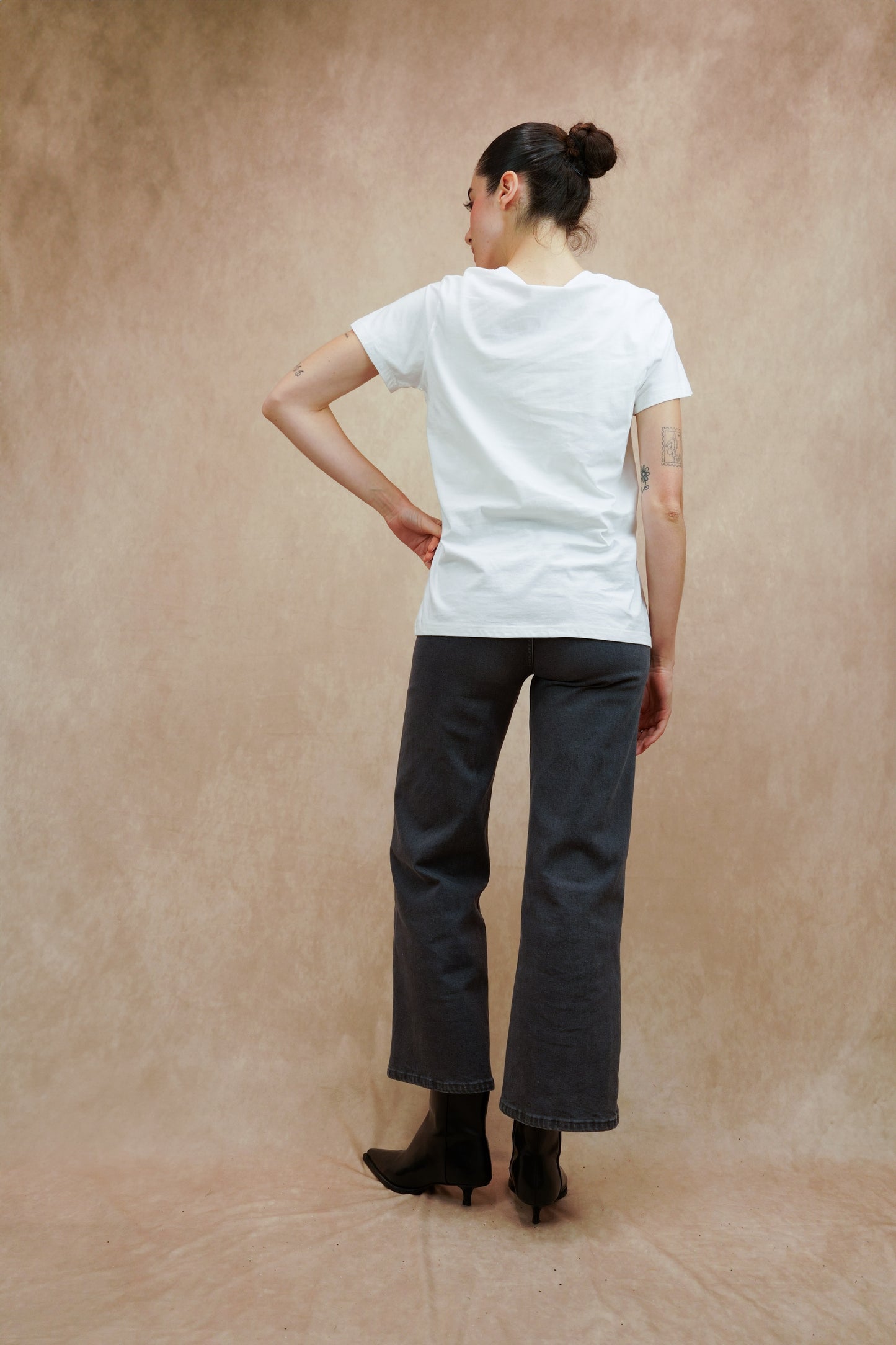 “HEART” embroidery T-shirt