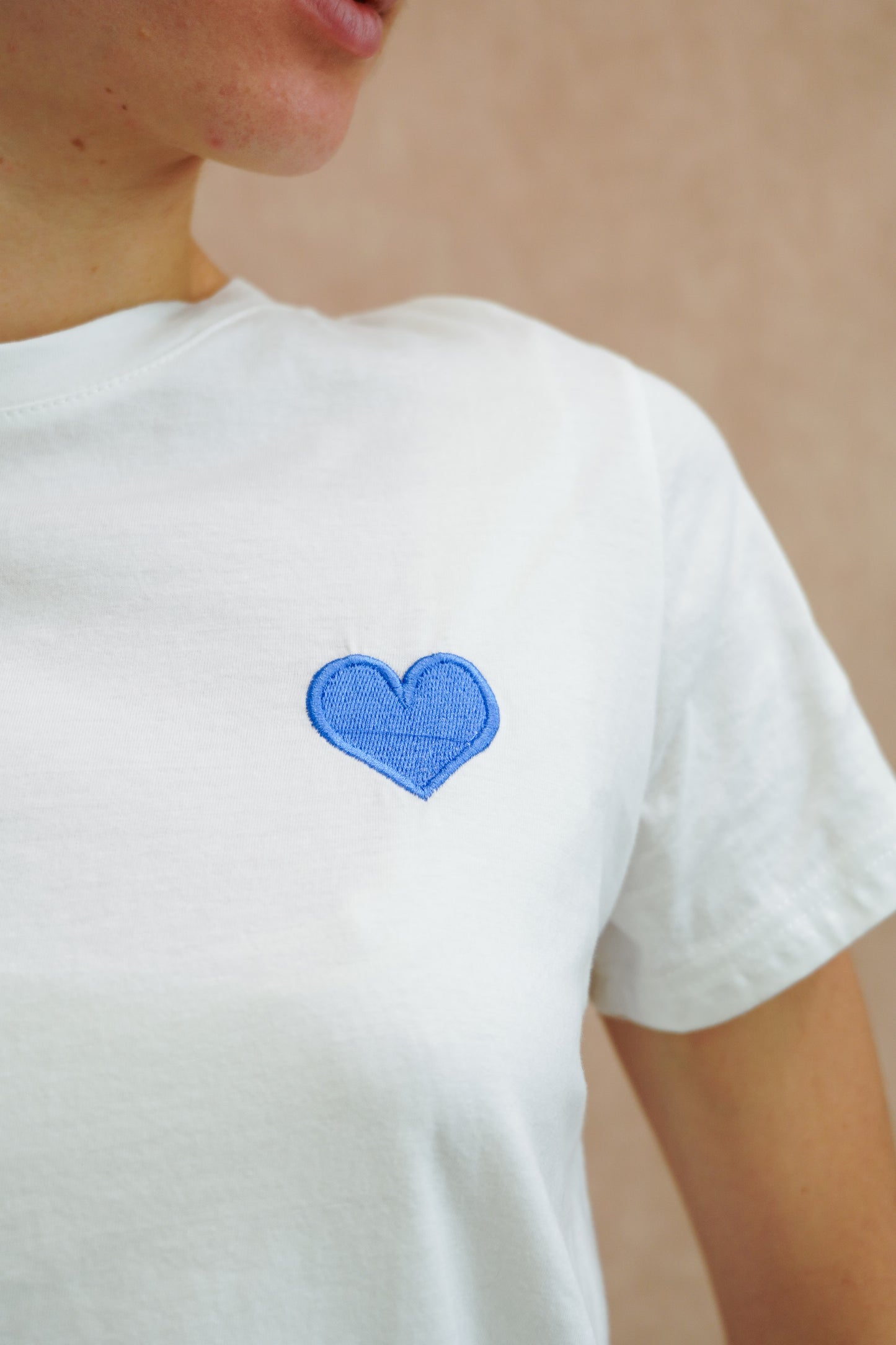“HEART” embroidery T-shirt