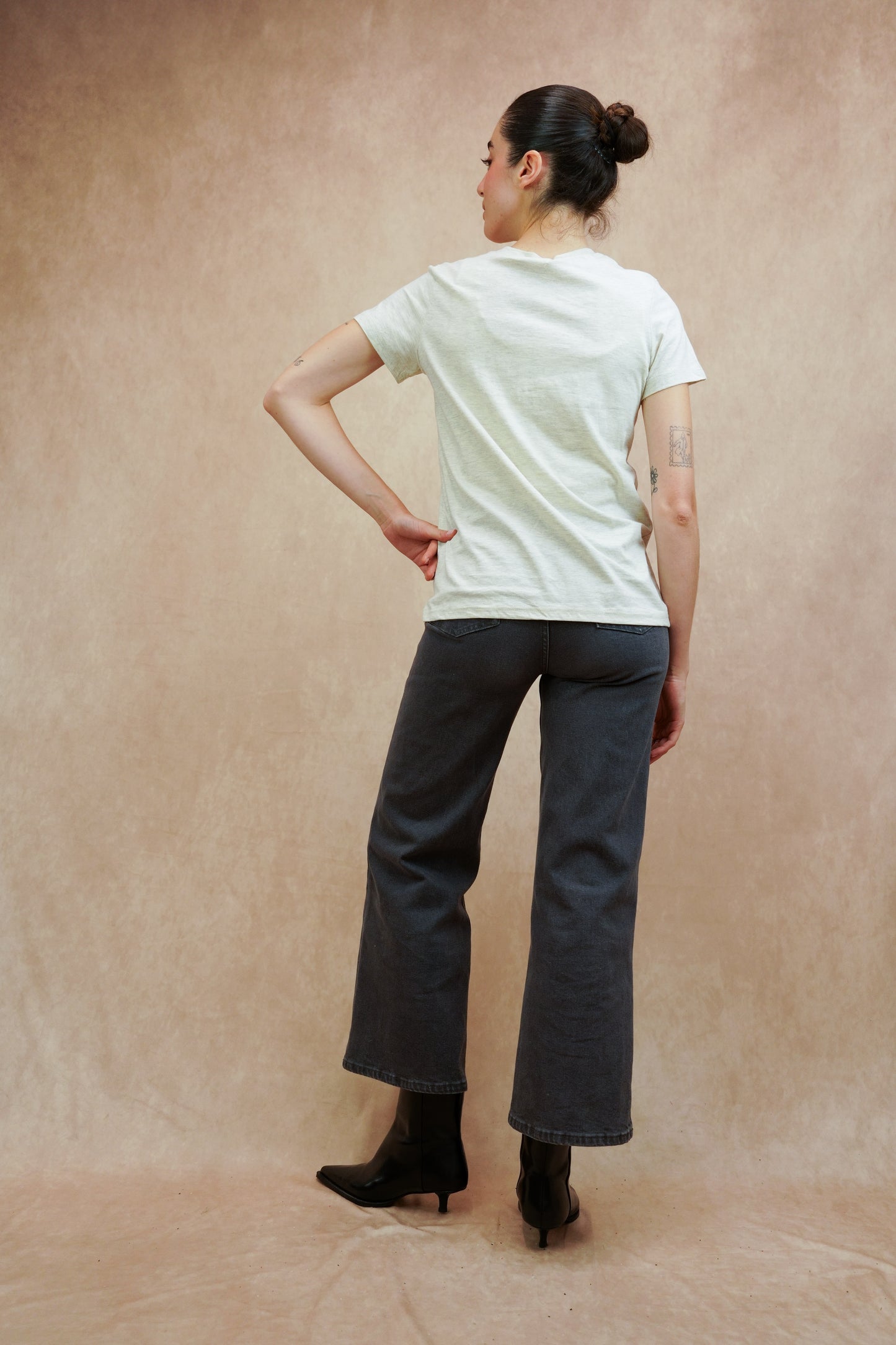 “HEART” embroidery T-shirt