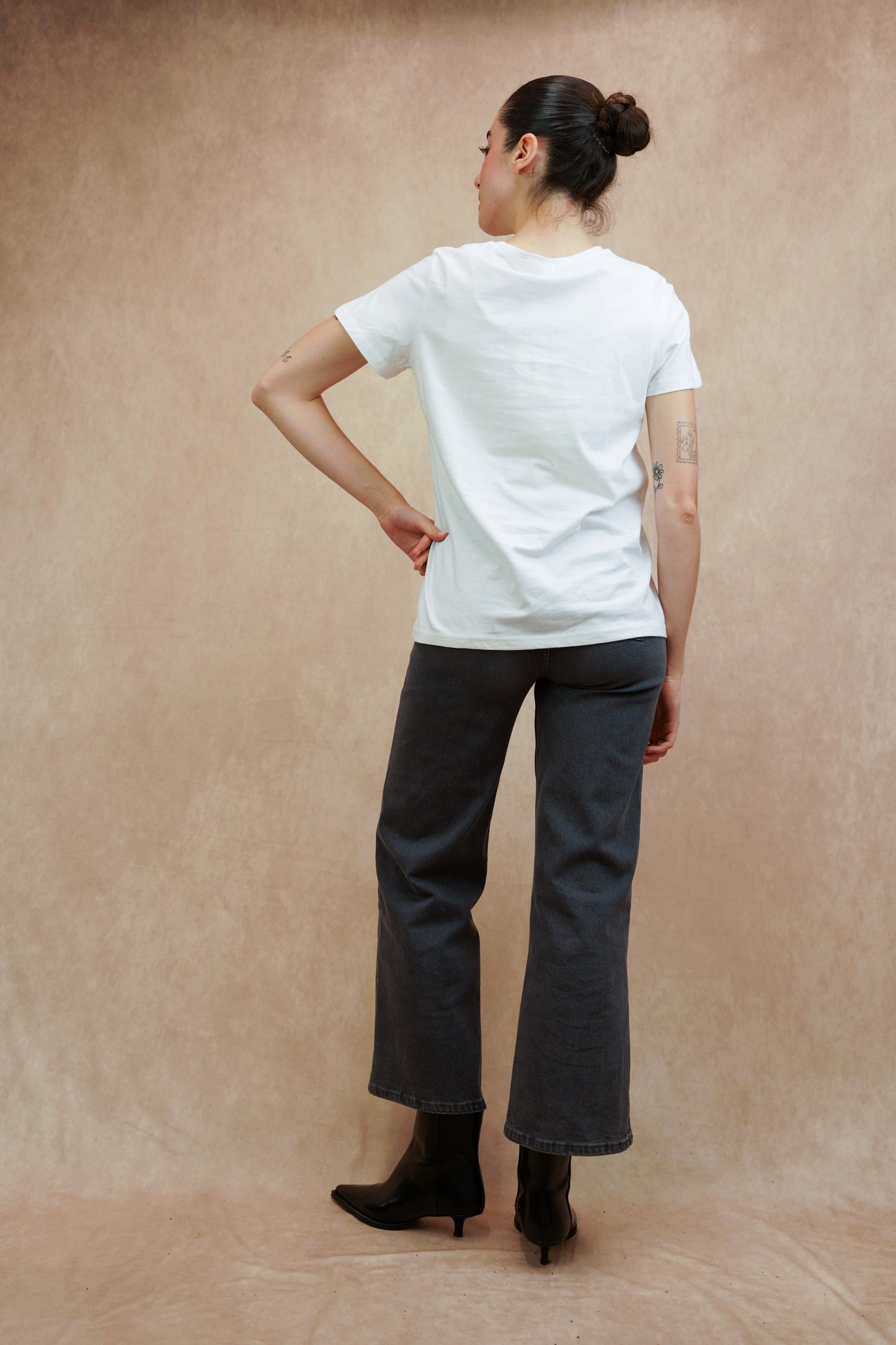 “HEART” embroidery T-shirt