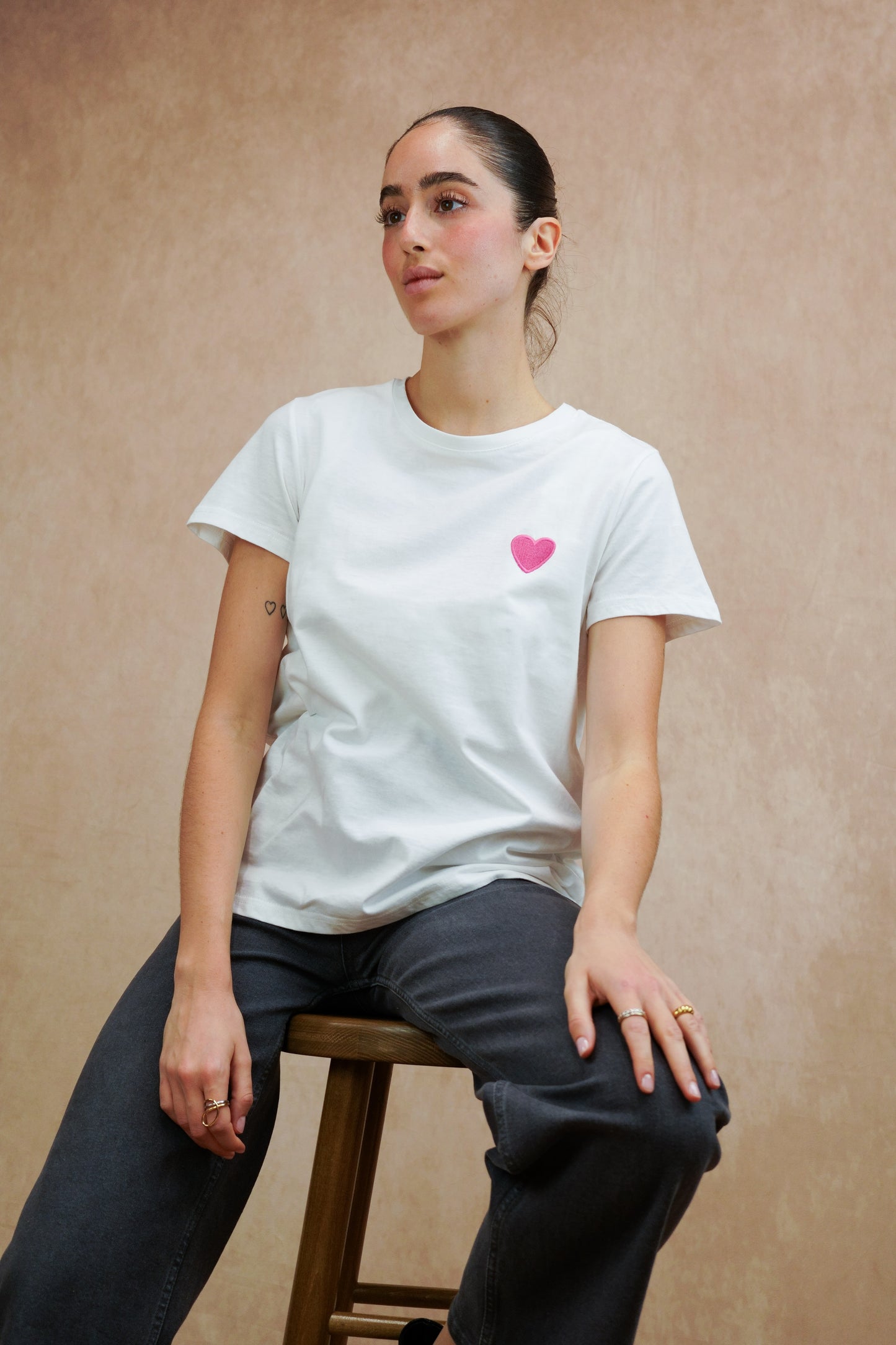 “HEART” embroidery T-shirt