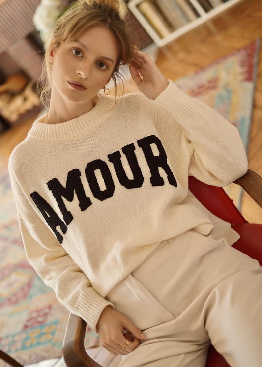 Pull à broderie "AMOUR"