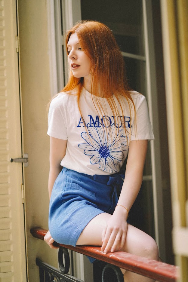 T-shirt imprimé marguerite avec "AMOUR"
