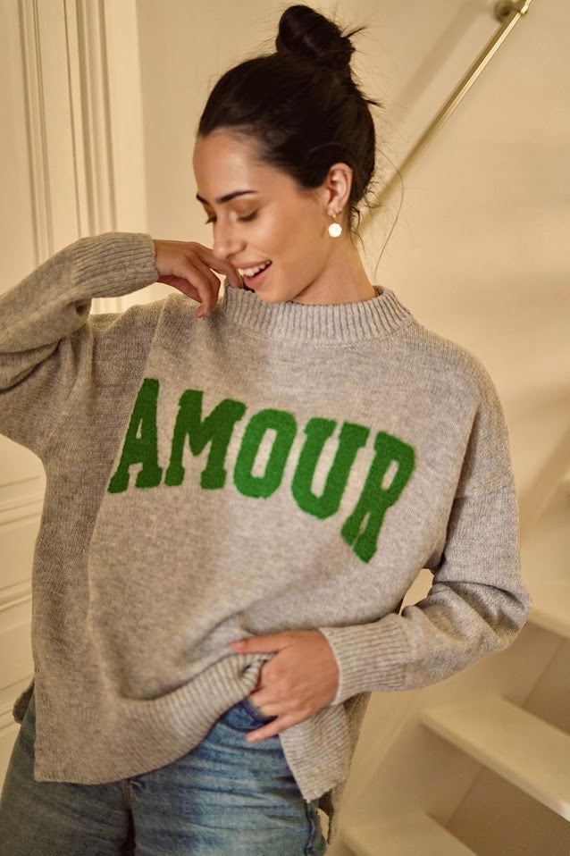 Pull à broderie "AMOUR"