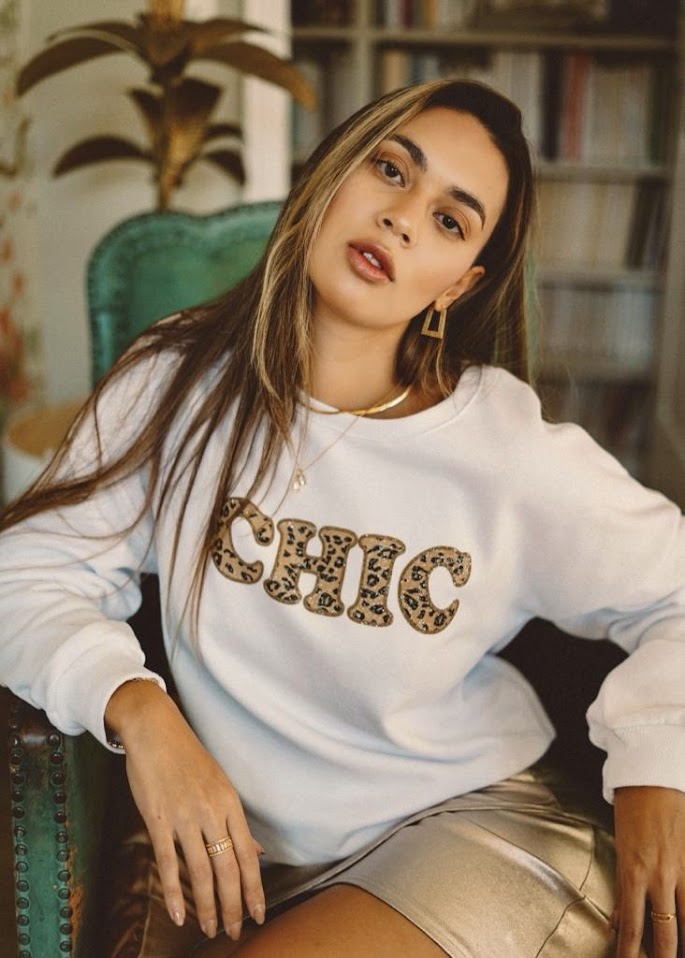 “Chic” print sweatshirt