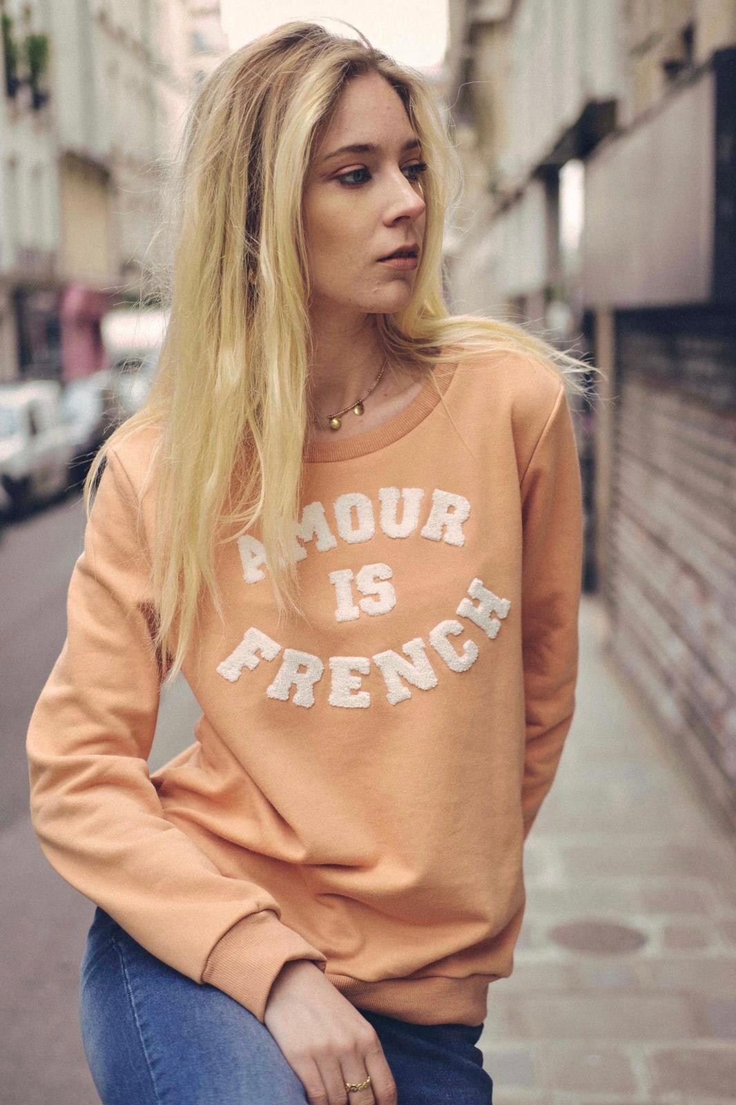 Sweat "AMOUR IS FRENCH"