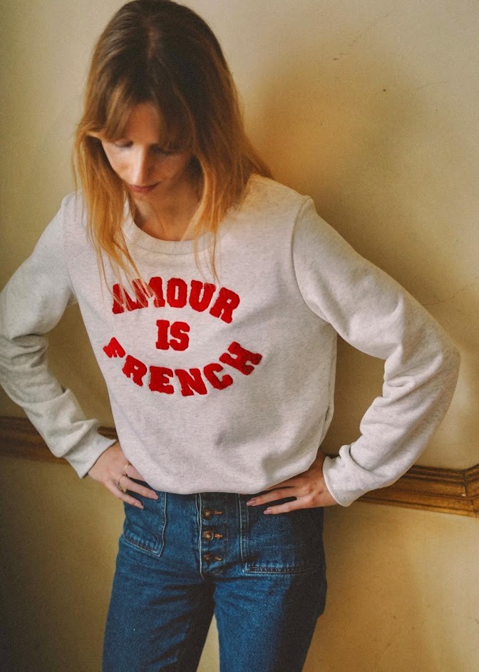 “AMOUR IS FRENCH” sweatshirt 