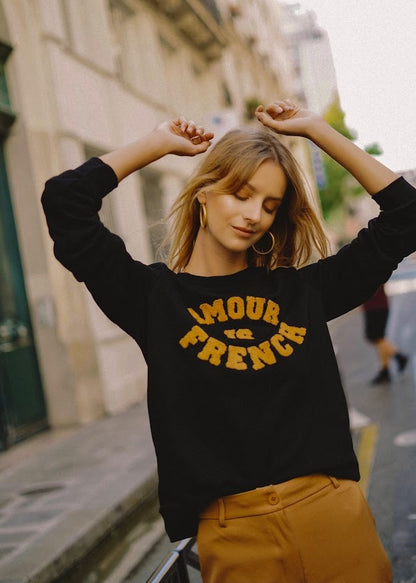 “AMOUR IS FRENCH” sweatshirt 