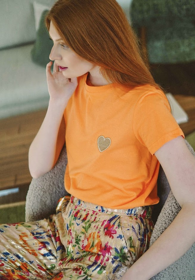 “HEART” embroidery T-shirt