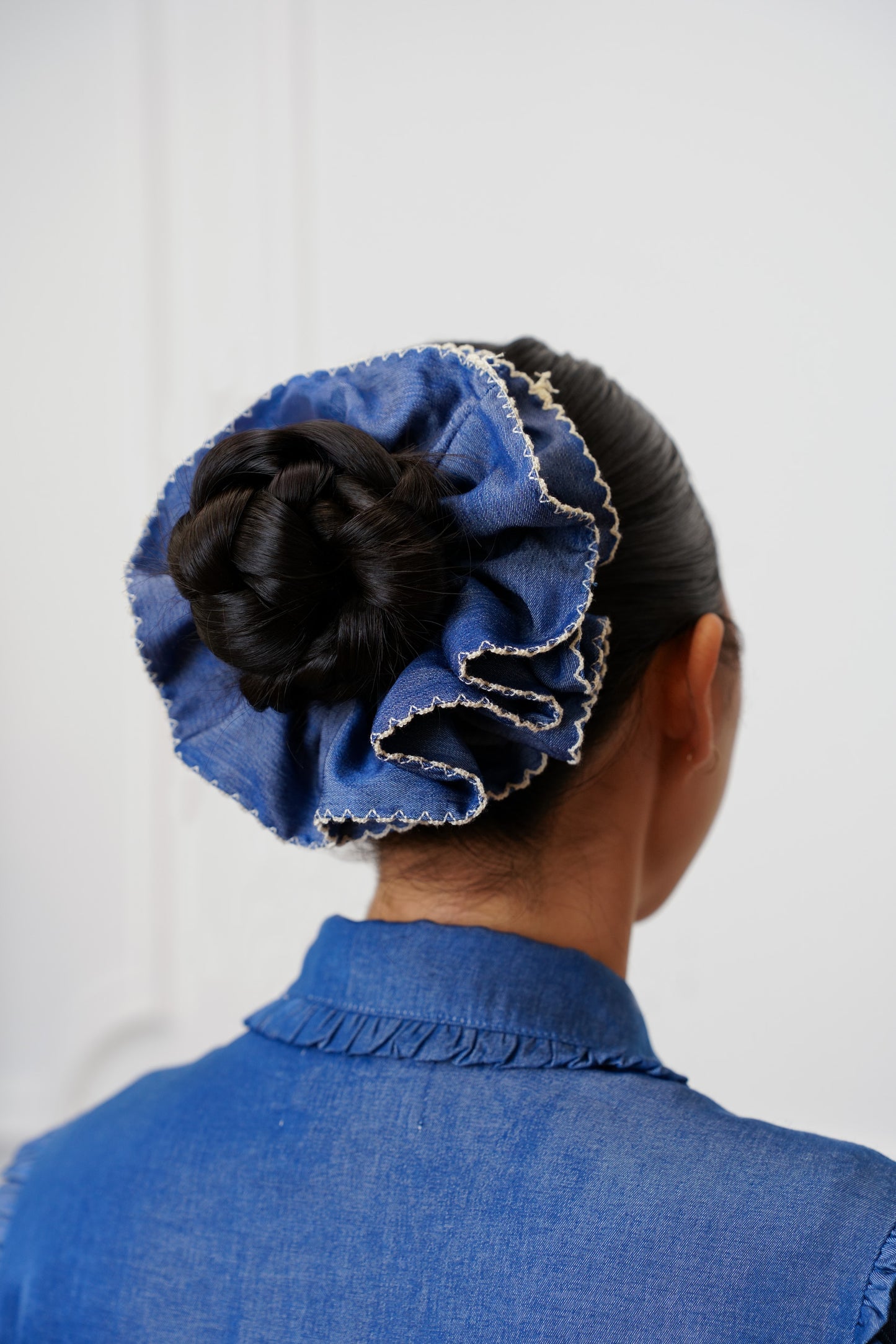 DENIM SCRUNCHIE