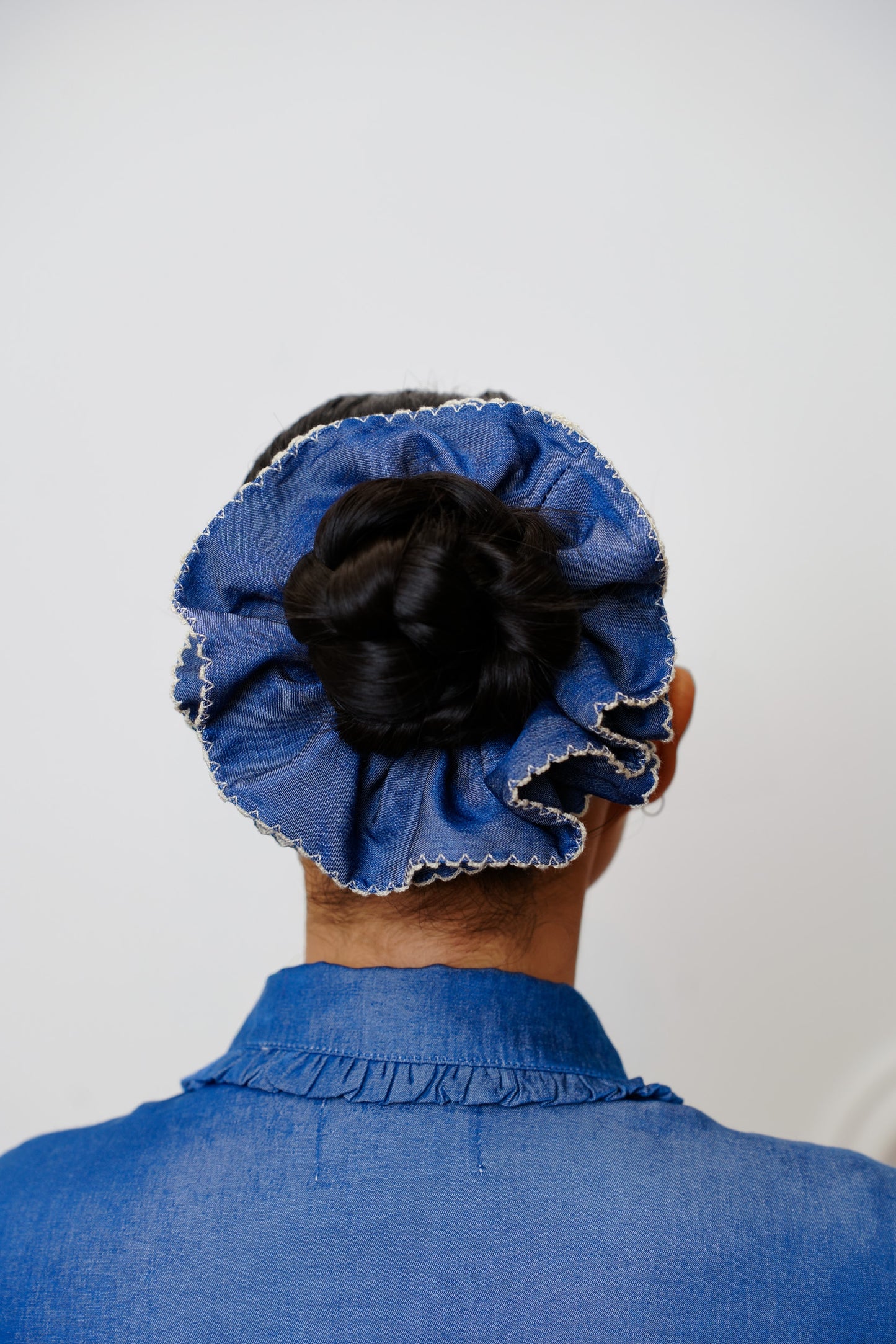 DENIM SCRUNCHIE