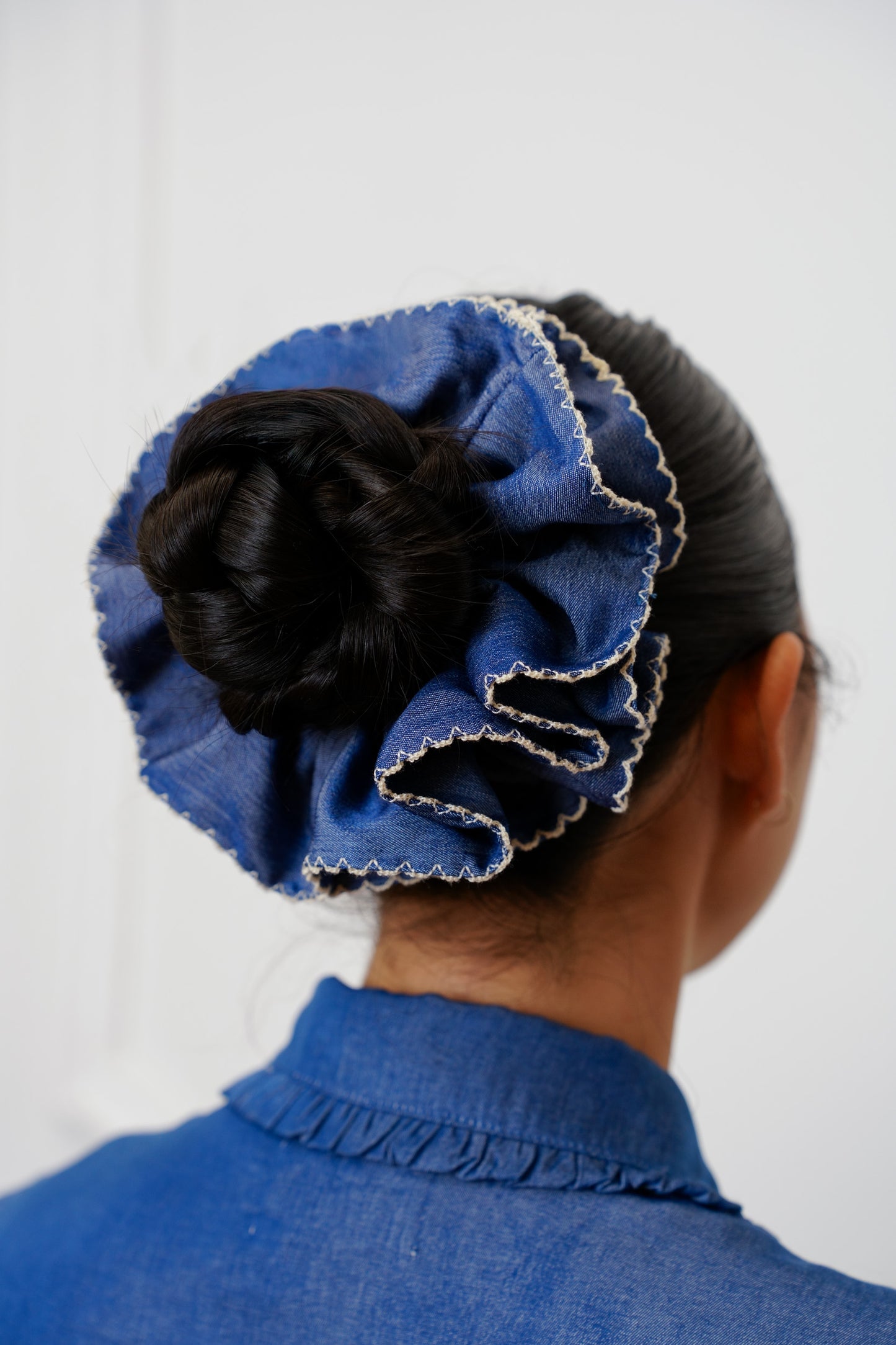 DENIM SCRUNCHIE