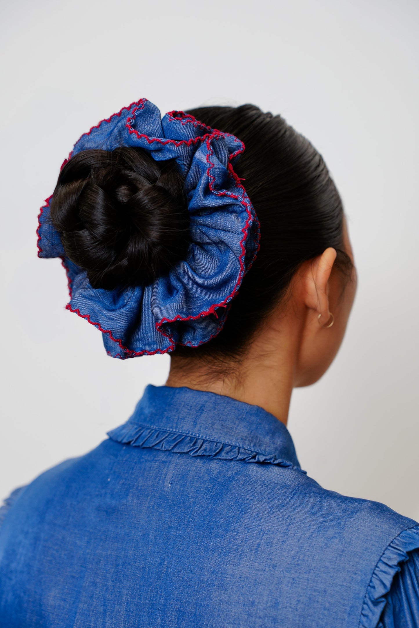 DENIM SCRUNCHIE
