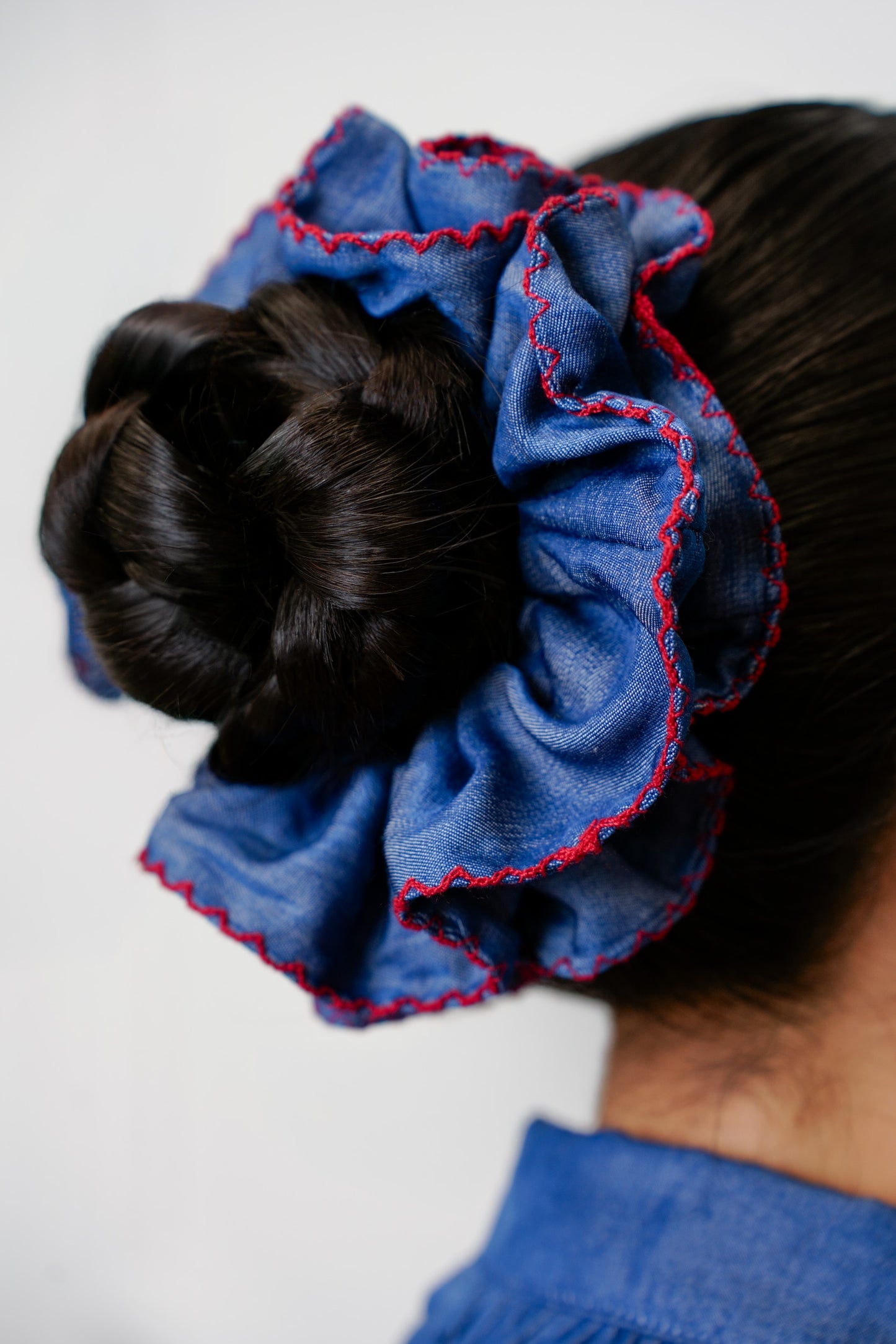 DENIM SCRUNCHIE