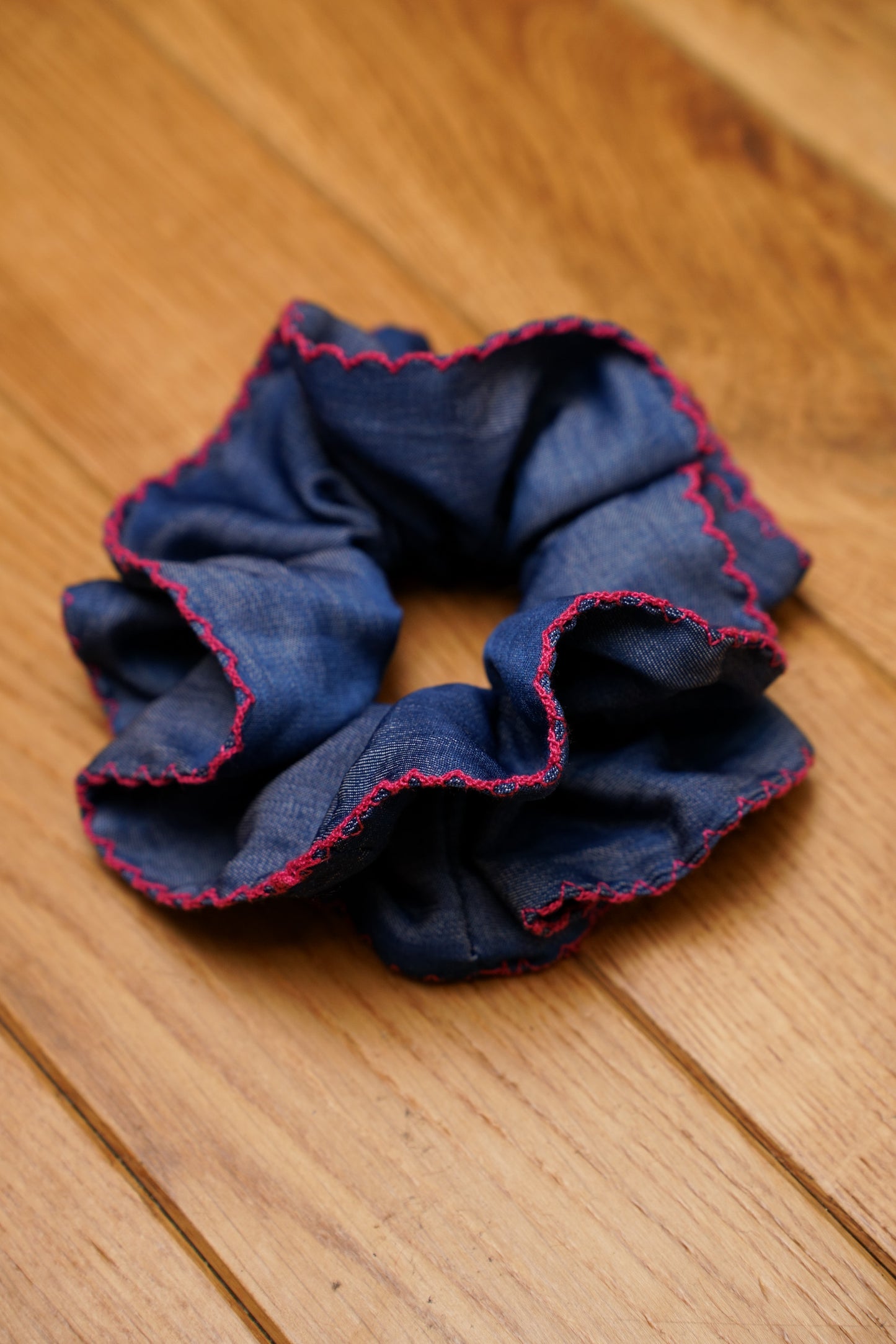 DENIM SCRUNCHIE