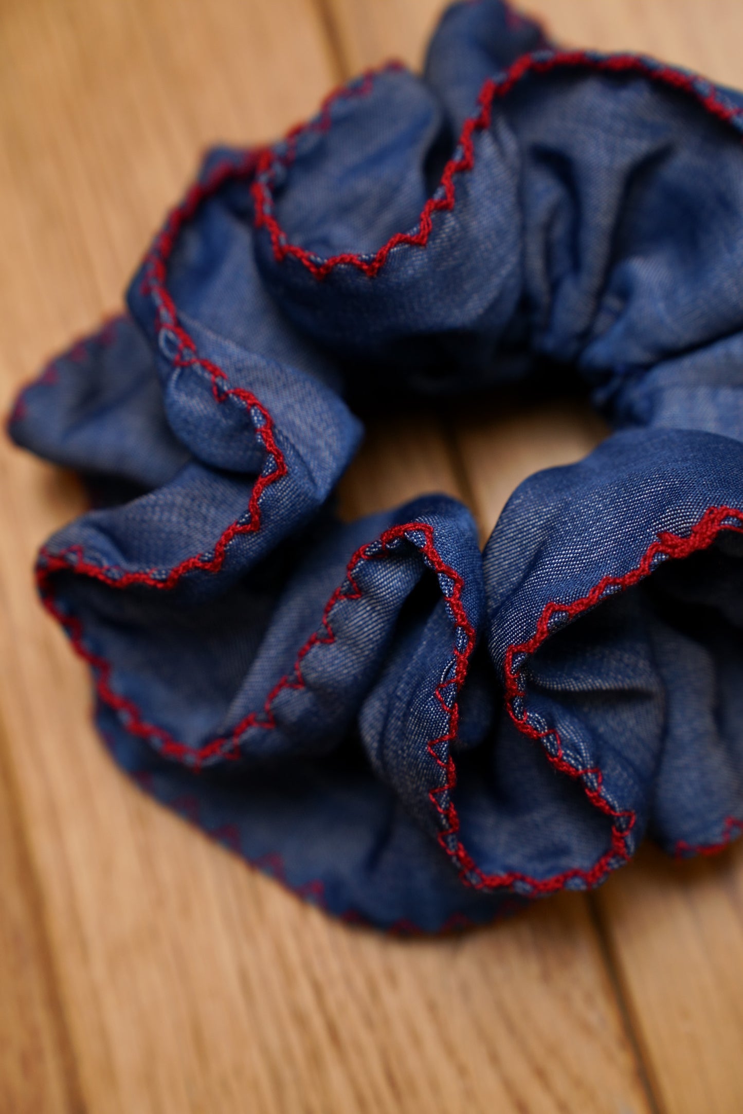 DENIM SCRUNCHIE