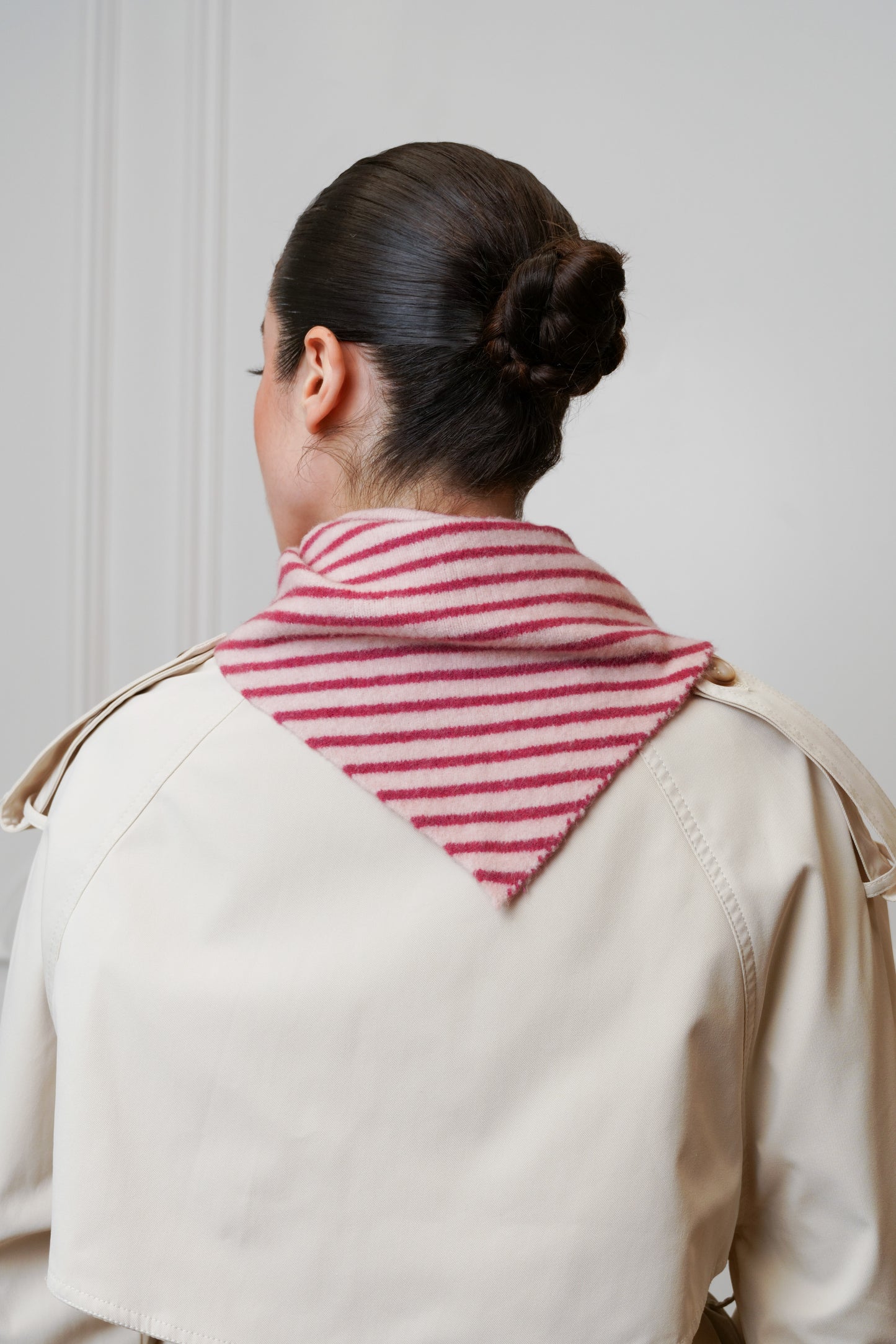 FOULARD TRIANGULAIRE À RAYURES