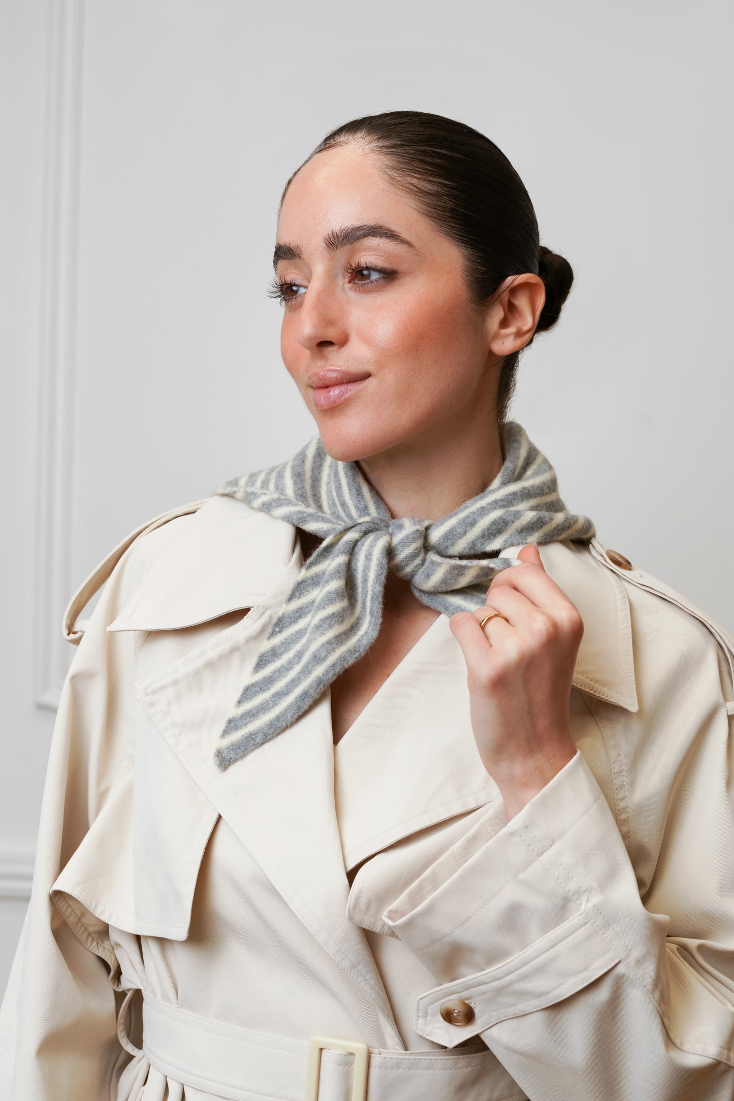 FOULARD TRIANGULAIRE À RAYURES