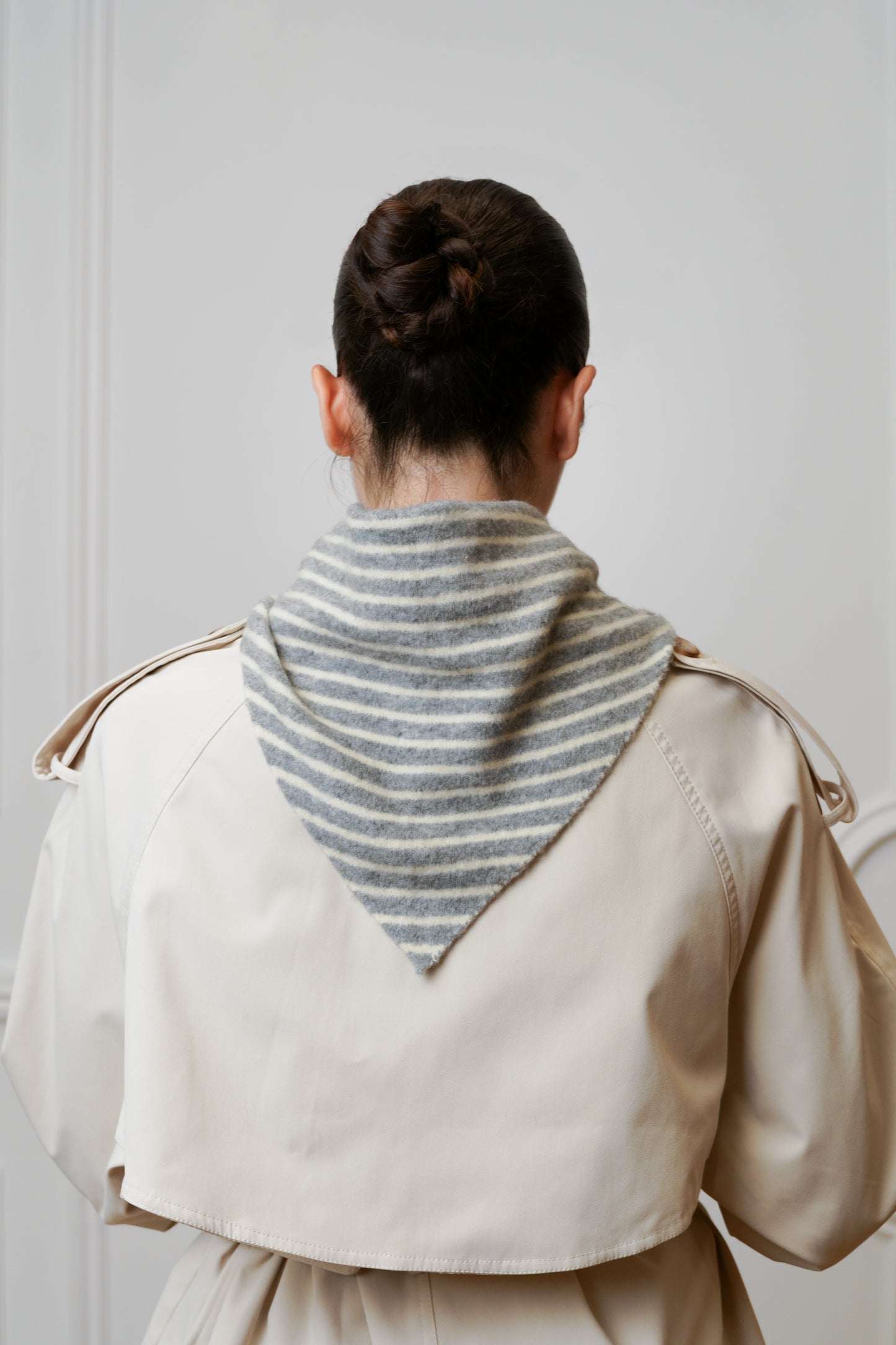 FOULARD TRIANGULAIRE À RAYURES