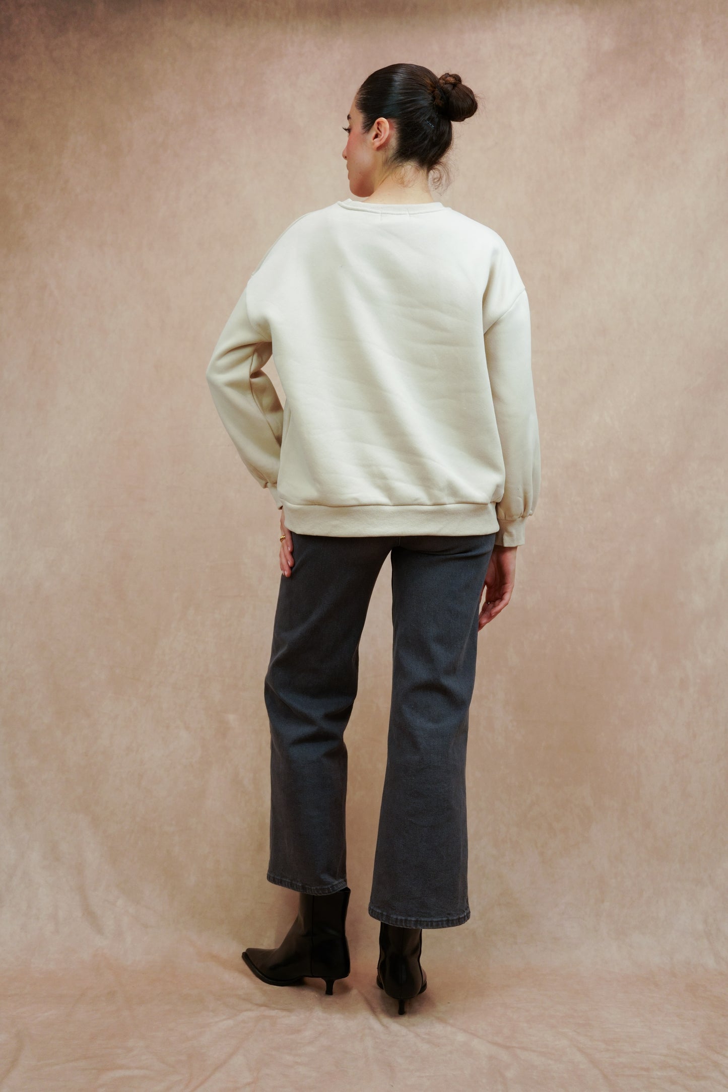 Oversized sweatshirt with heart embroidery