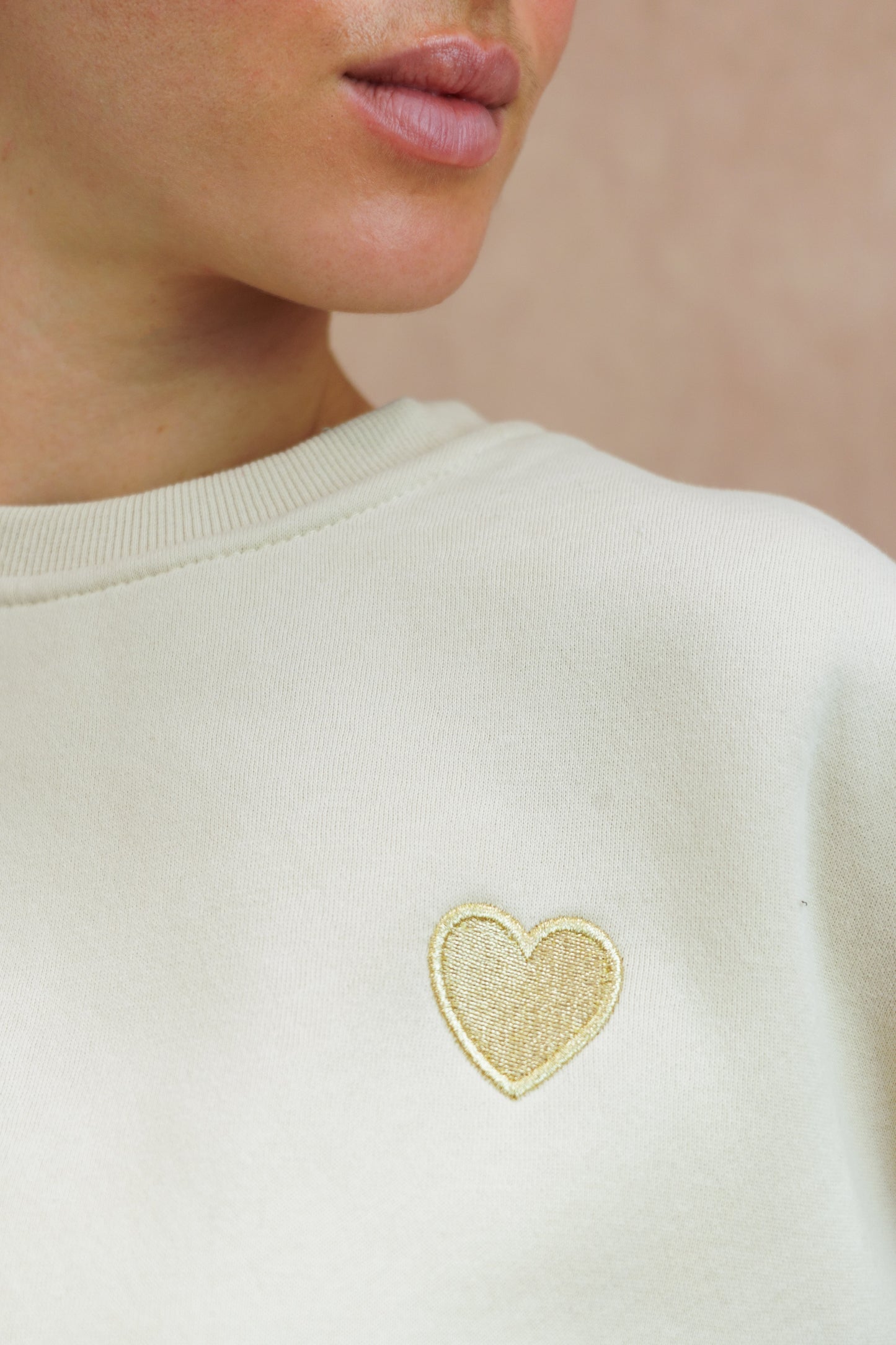 Oversized sweatshirt with heart embroidery