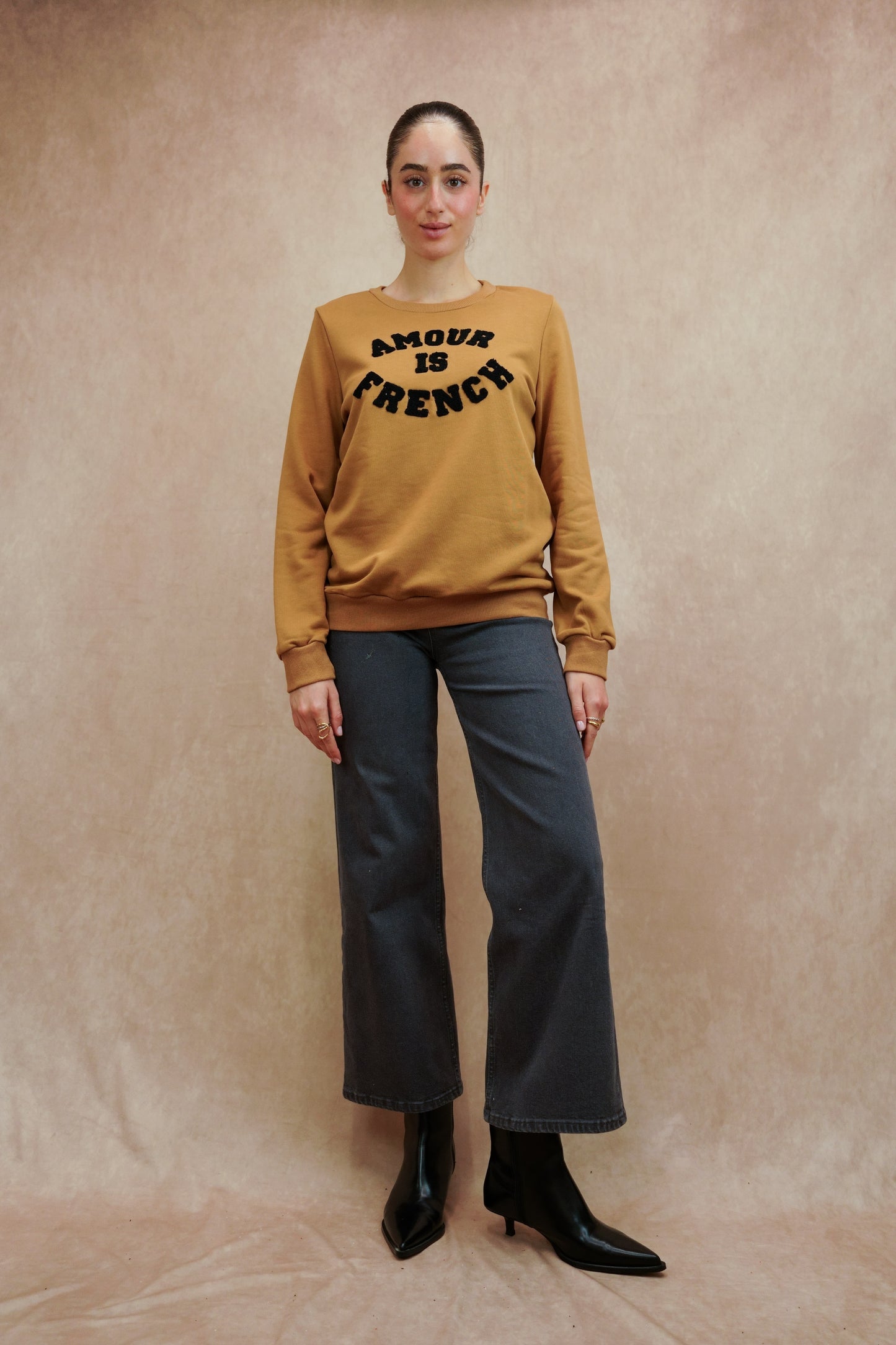 Sweat "AMOUR IS FRENCH"
