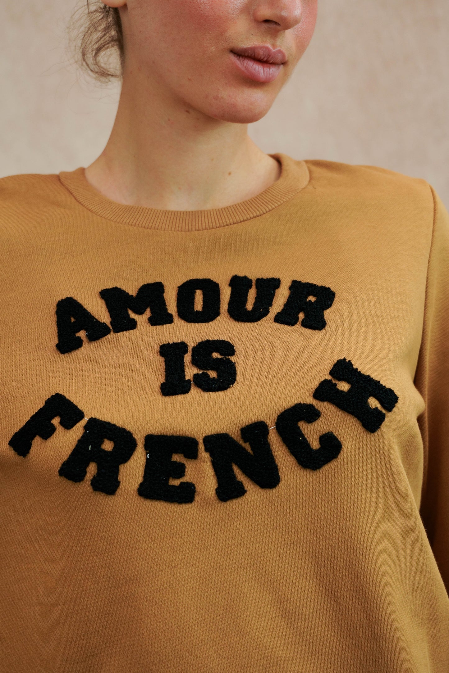 Sweat "AMOUR IS FRENCH"