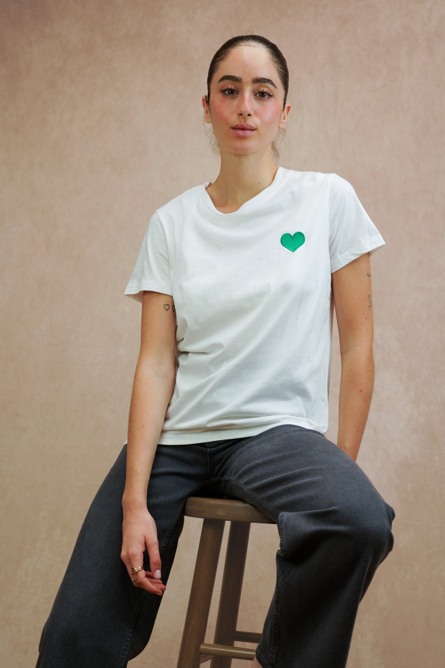 “HEART” embroidery T-shirt