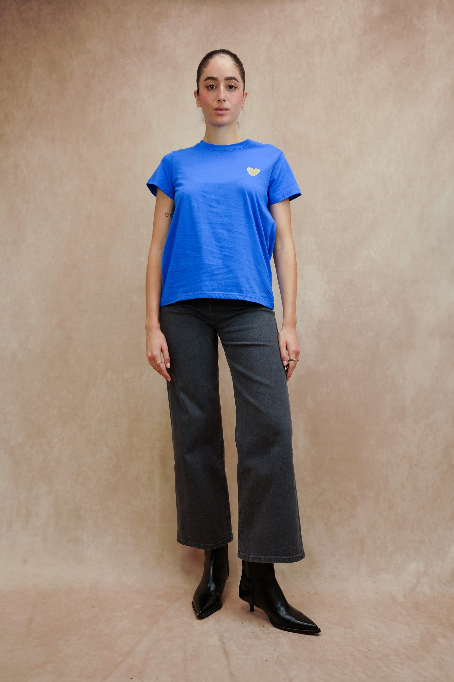 “HEART” embroidery T-shirt