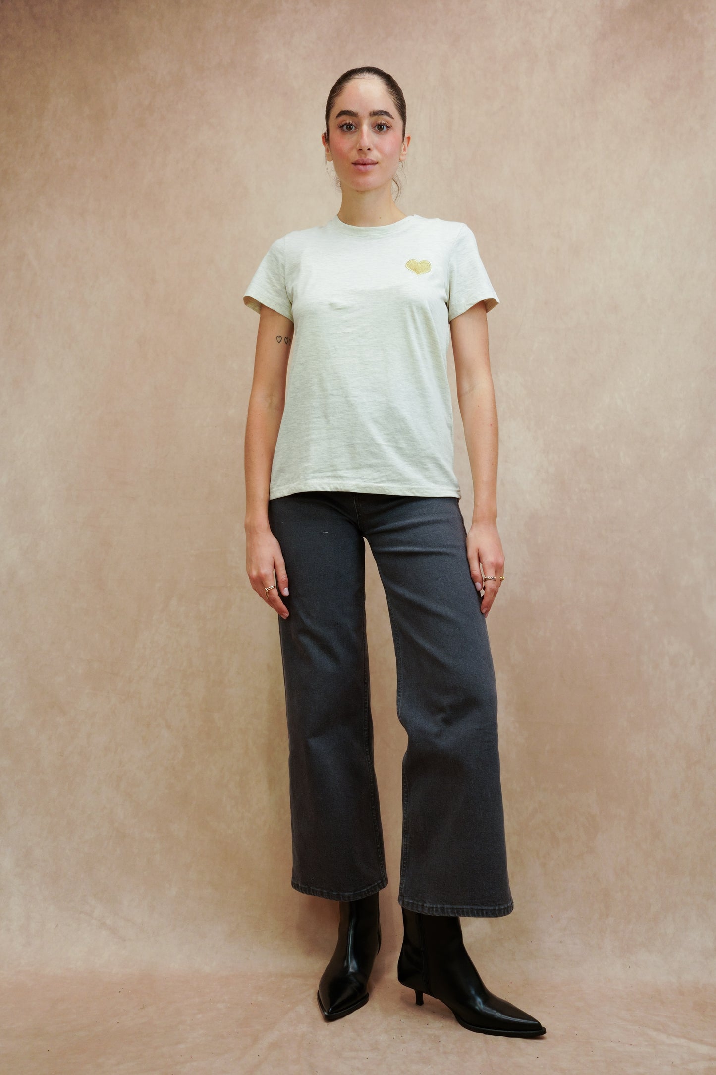 “HEART” embroidery T-shirt