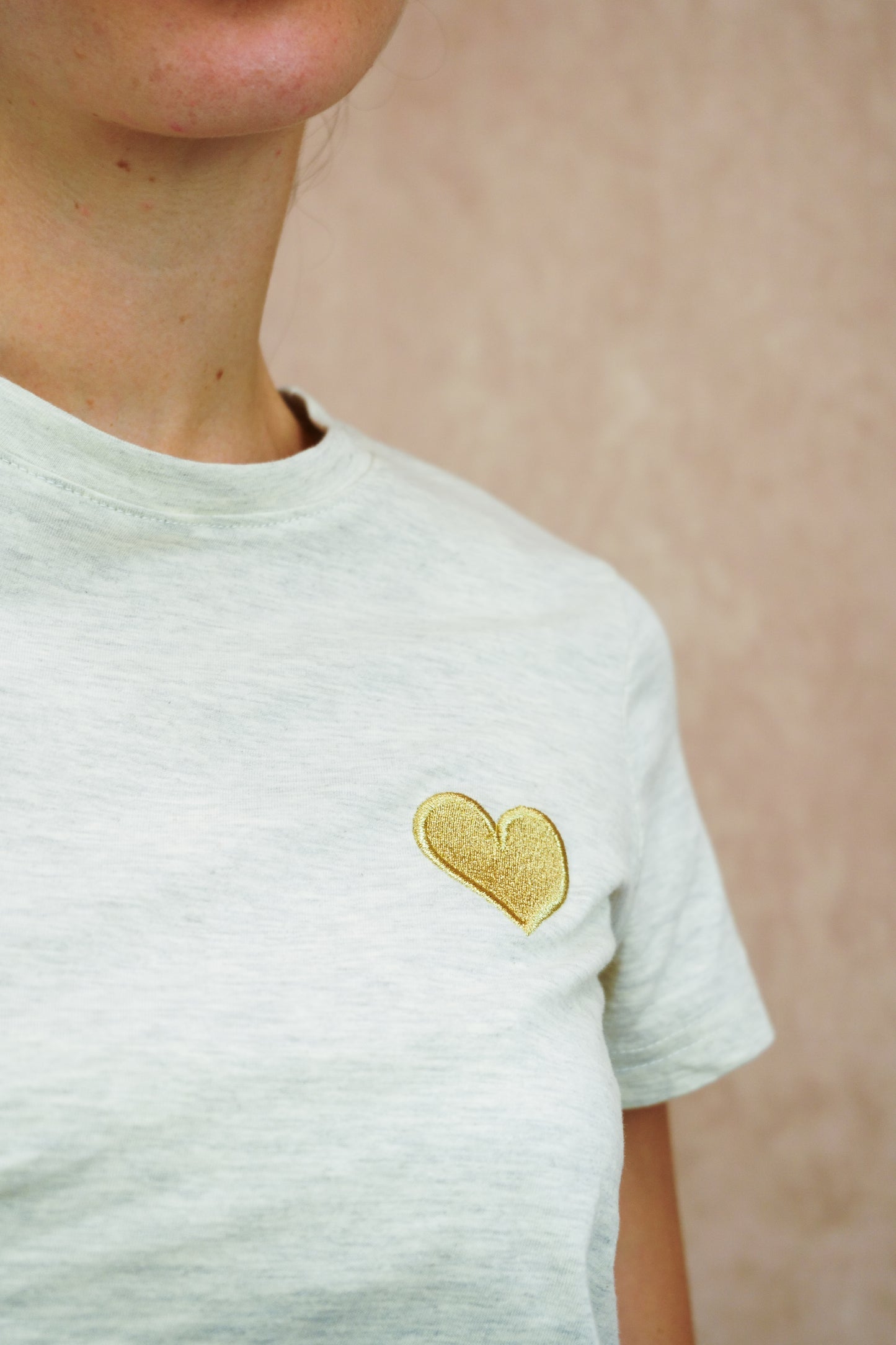 “HEART” embroidery T-shirt