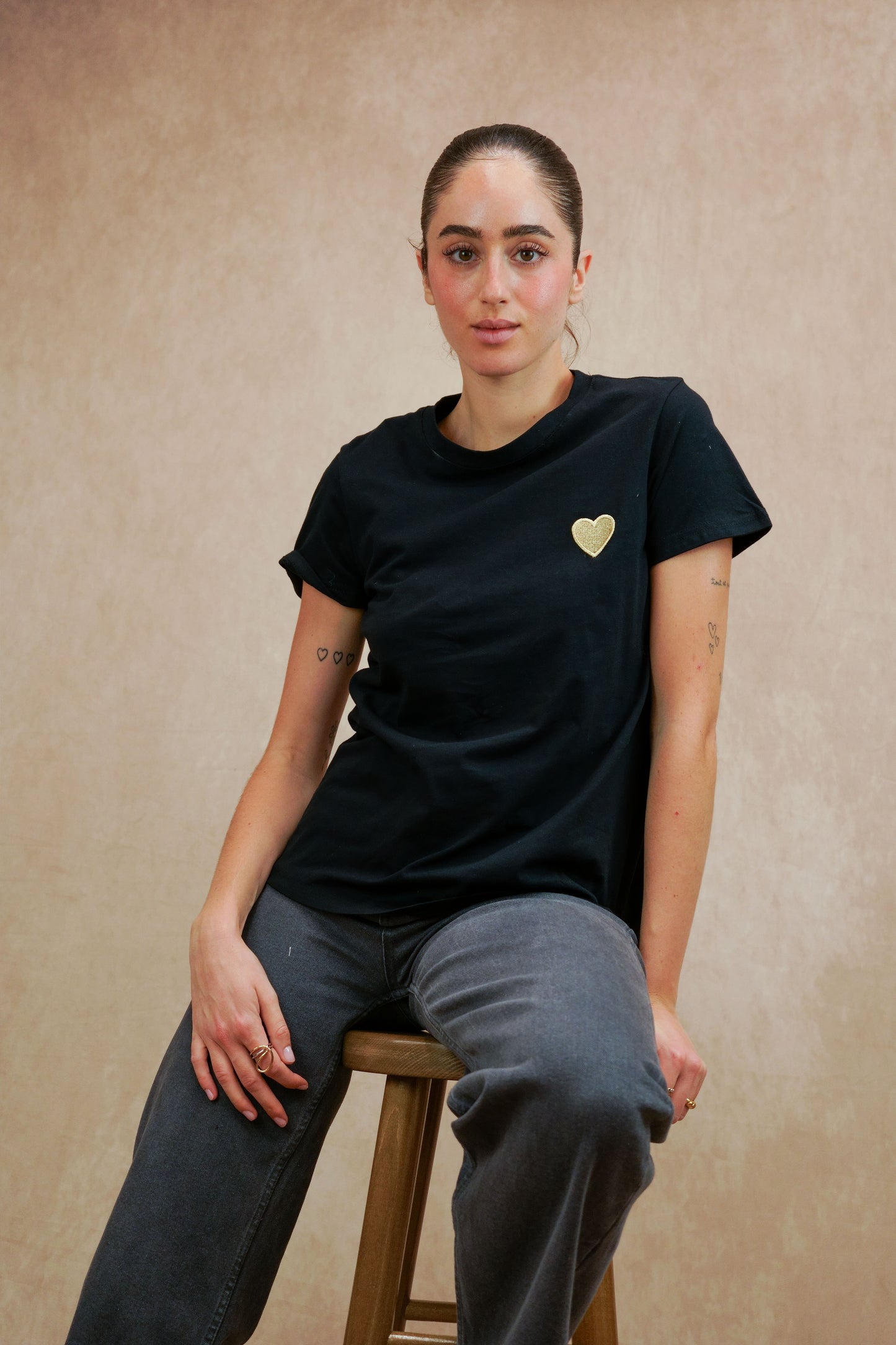 “HEART” embroidery T-shirt