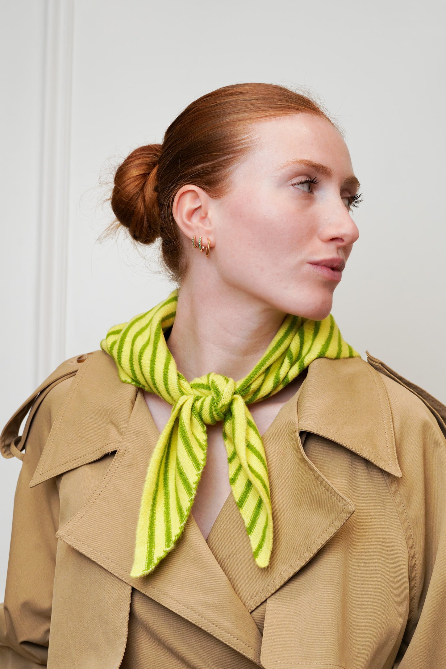 FOULARD TRIANGULAIRE À RAYURES