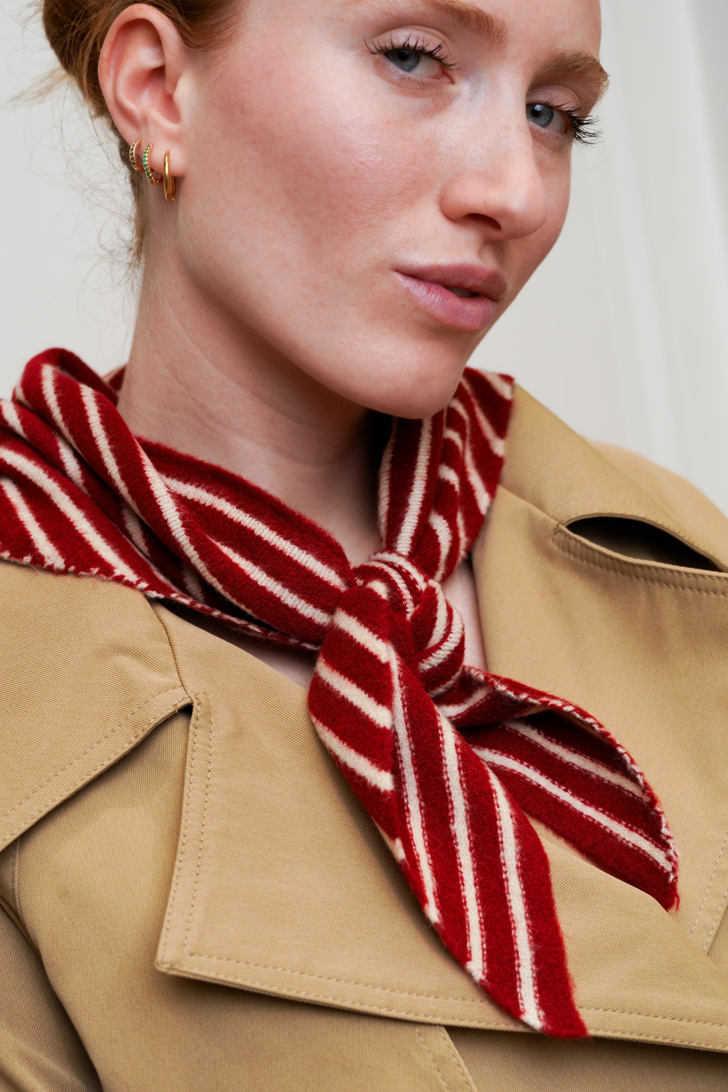 FOULARD TRIANGULAIRE À RAYURES