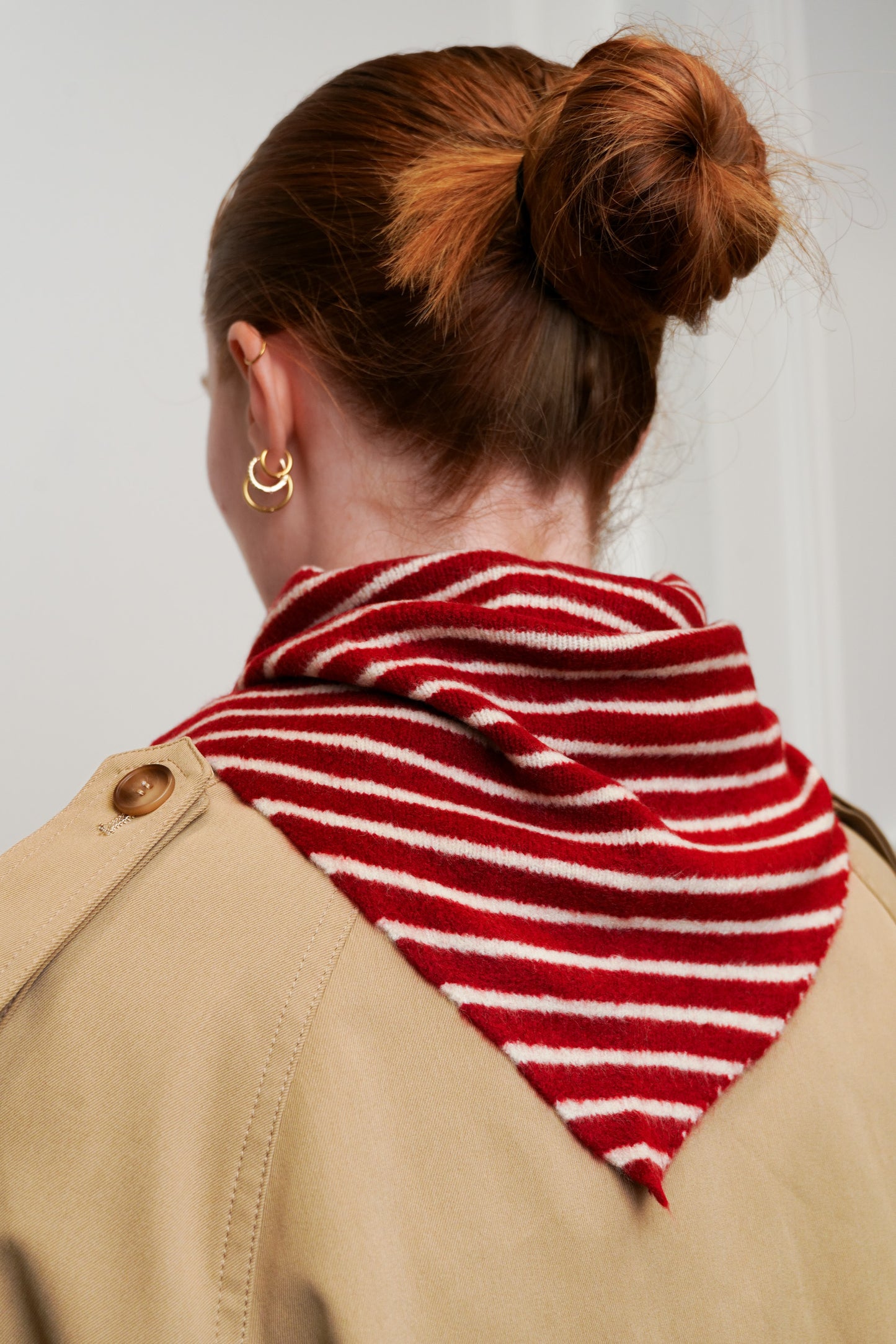 FOULARD TRIANGULAIRE À RAYURES