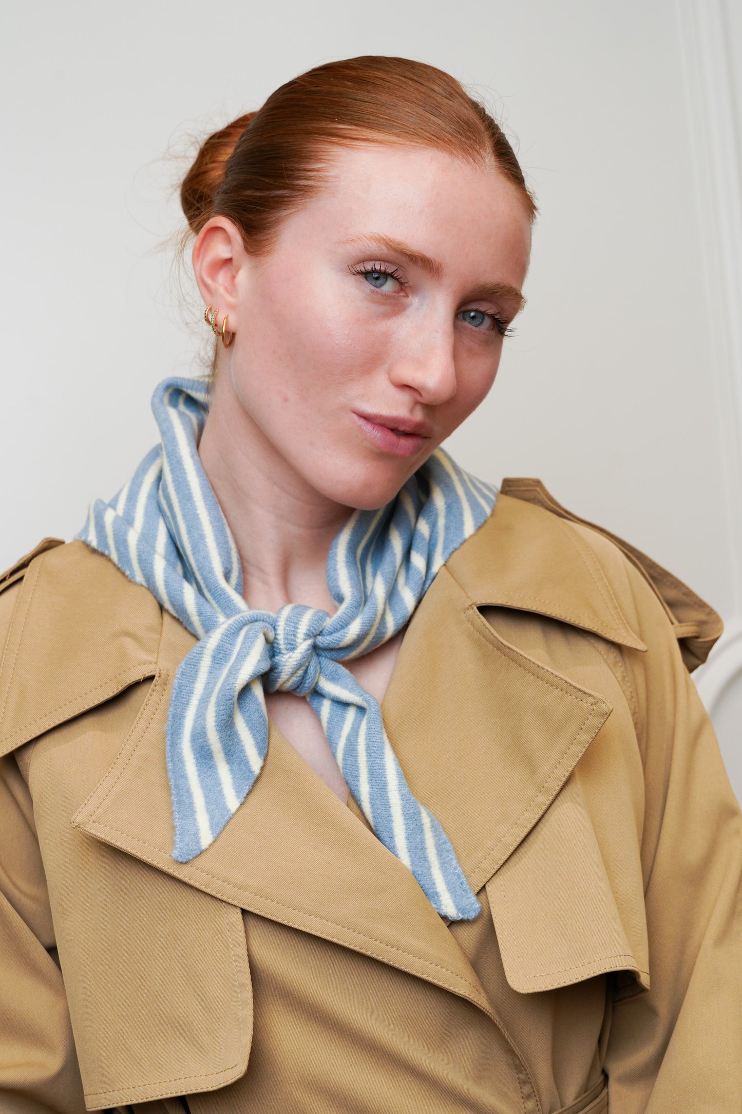 FOULARD TRIANGULAIRE À RAYURES