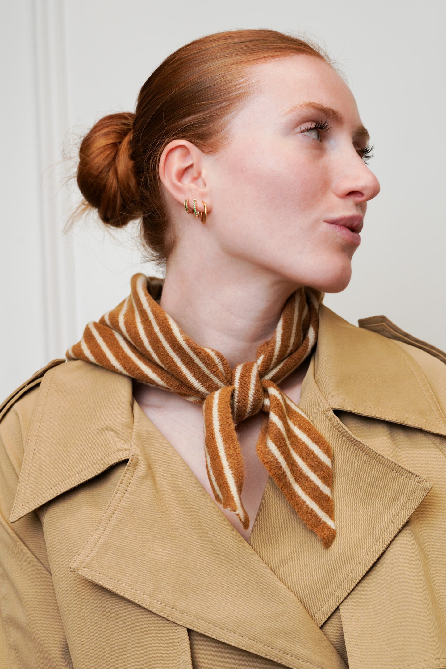 FOULARD TRIANGULAIRE À RAYURES