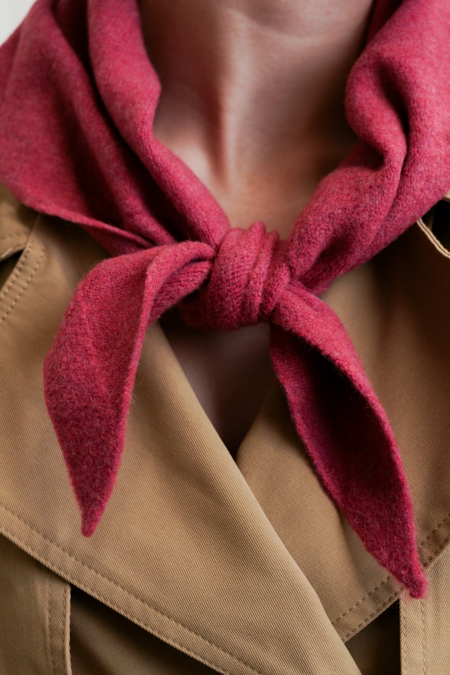 TRIANGULAR KNITTED SCARF